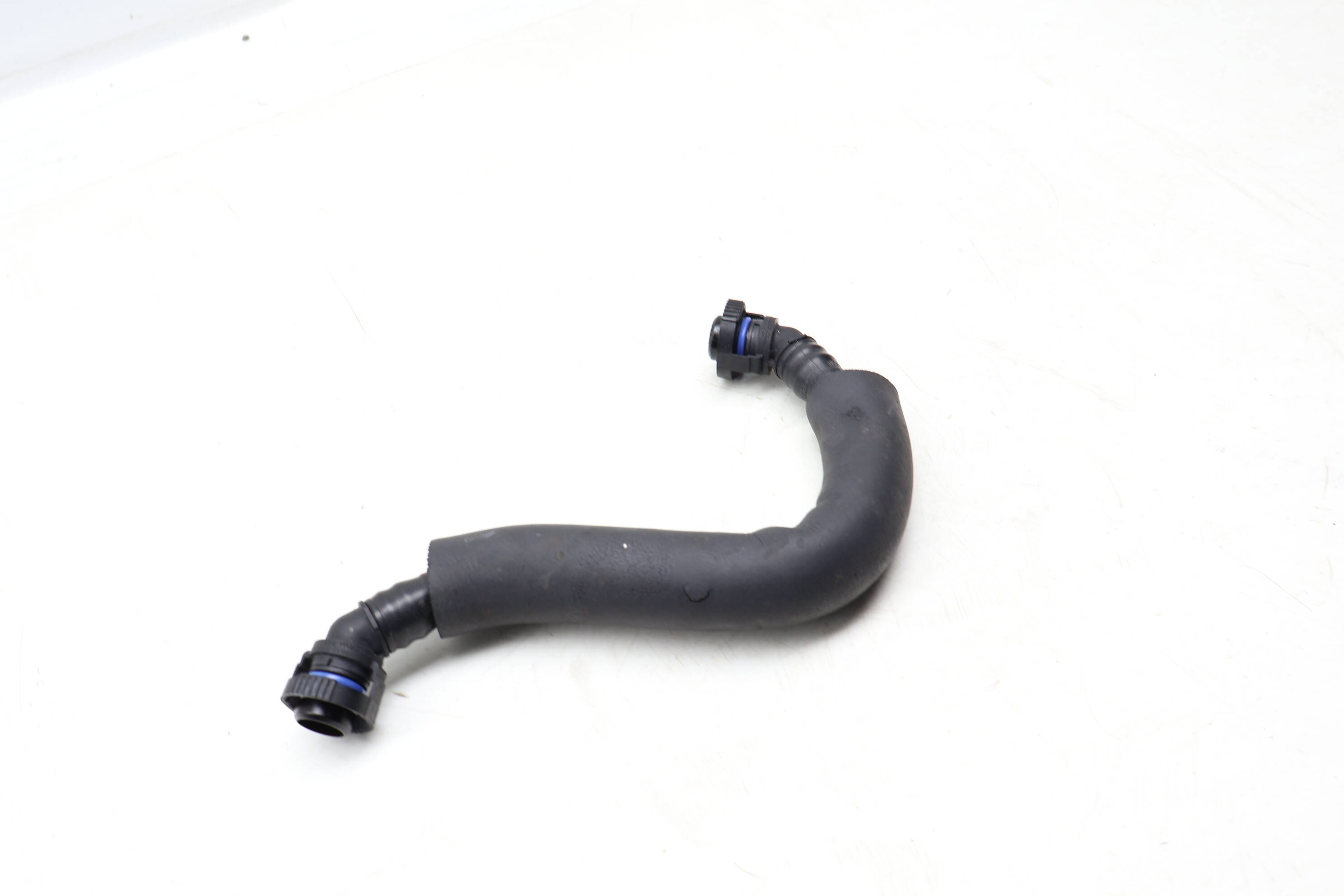 Pcv Breather Hose / Line 06J103221A