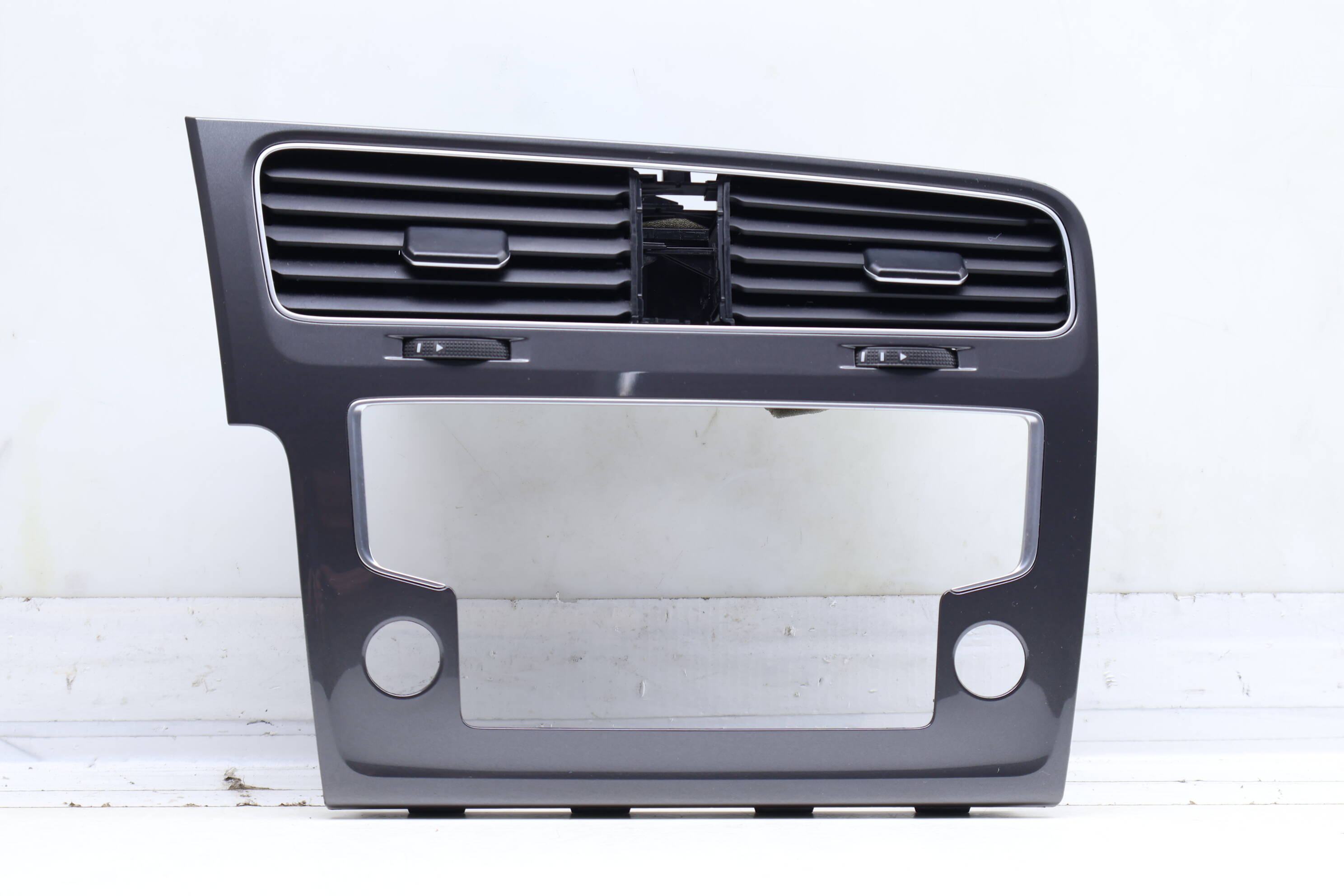 Center Dash Air Vent / Stereo Trim 5G1819728AE