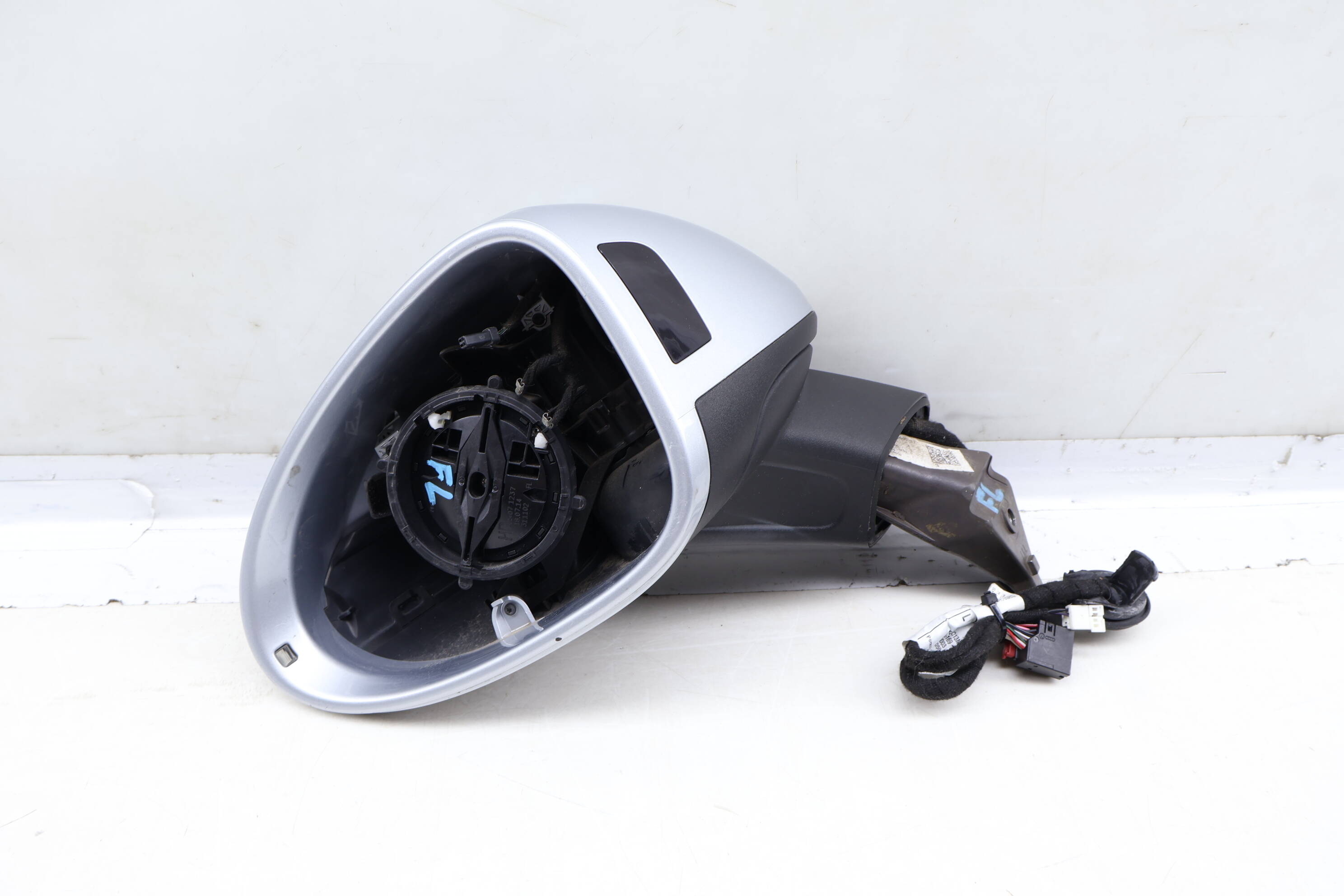 Side View Mirror 95B857507F