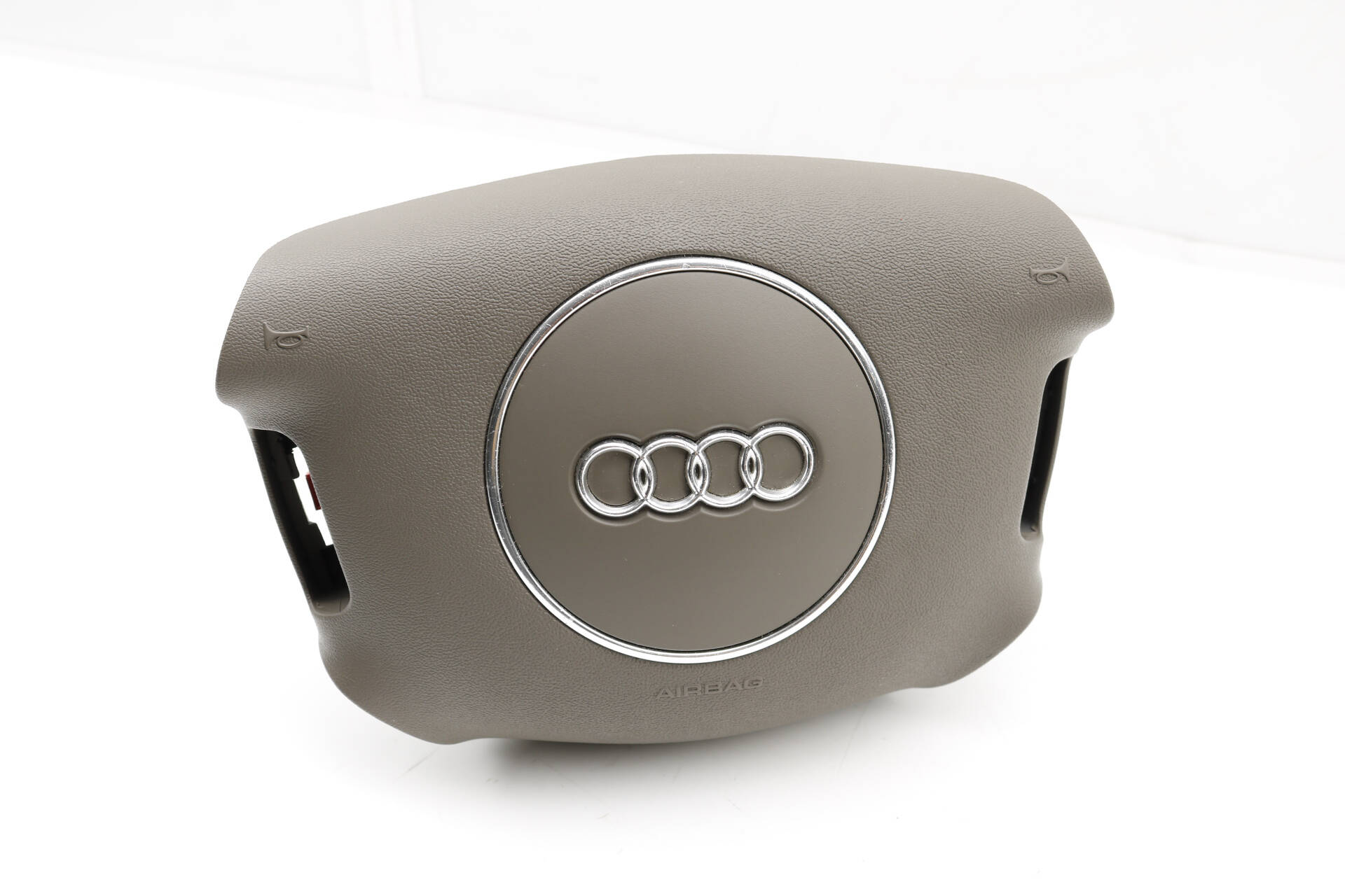 Audi Steering Wheel Airbag / Air Bag 8E0880201M