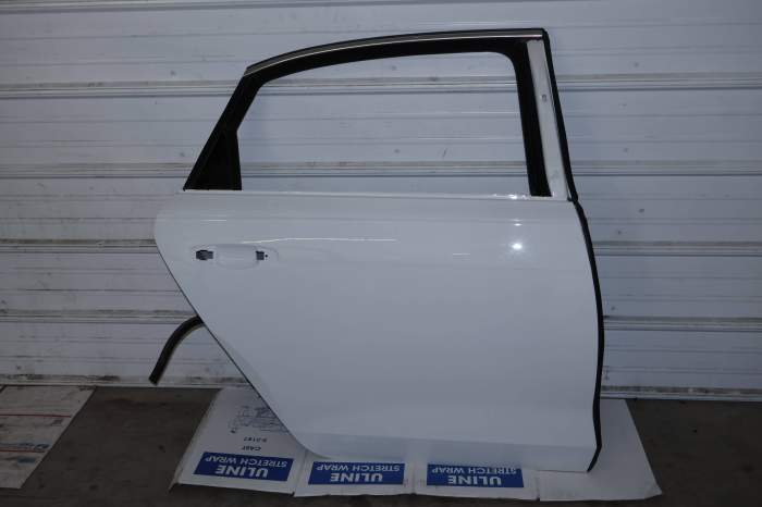 Door Shell / Skin / Frame 561833056E main product photo