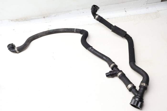 Radiator Coolant Hose / Line 17127808117 main product photo