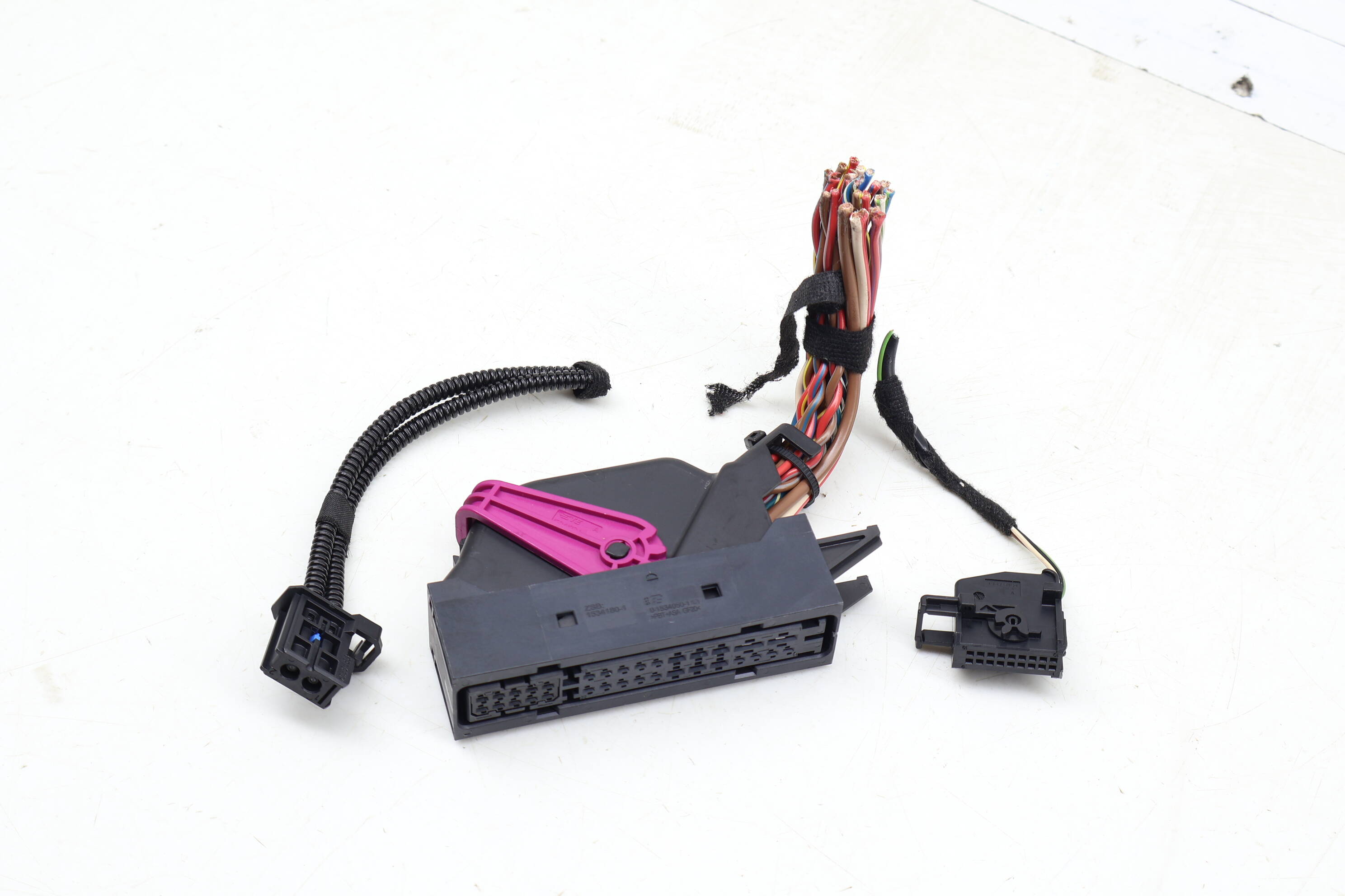 Bang & Olufsen Amplifier / Amp Wiring Harness Connector