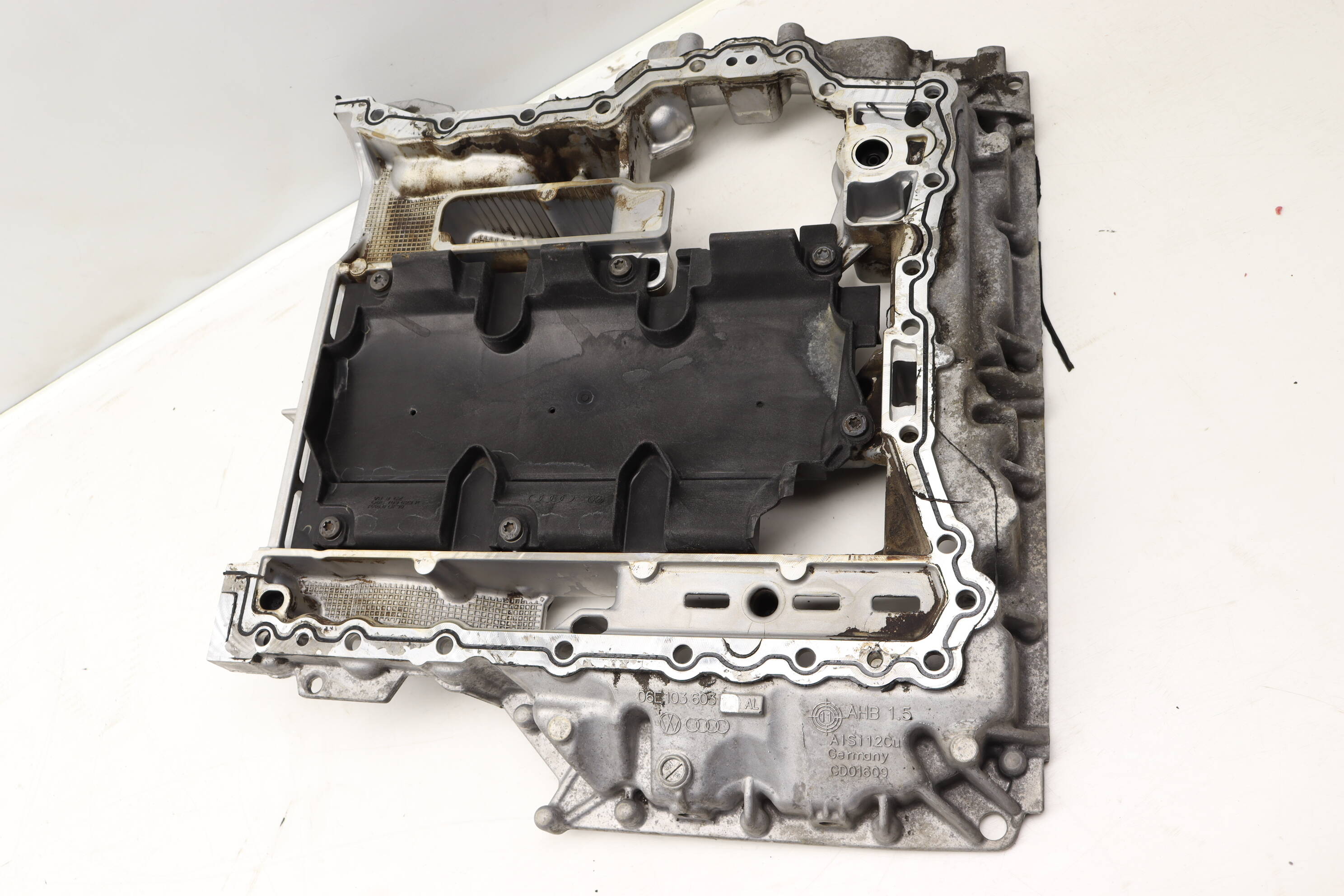 Upper Engine Oil Pan / Sump 06E103603AL