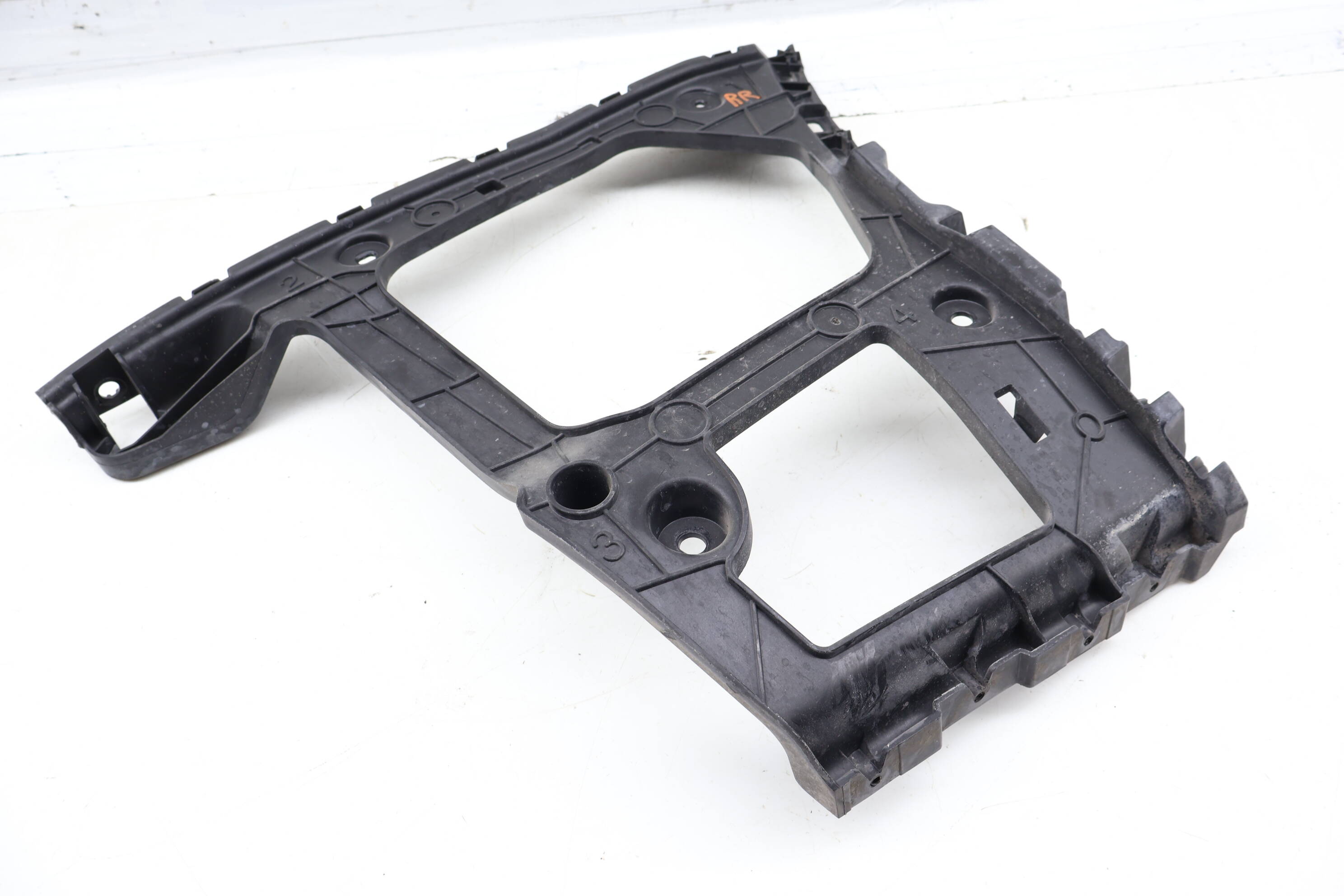Bumper Guide / Mount Bracket 4M0807454
