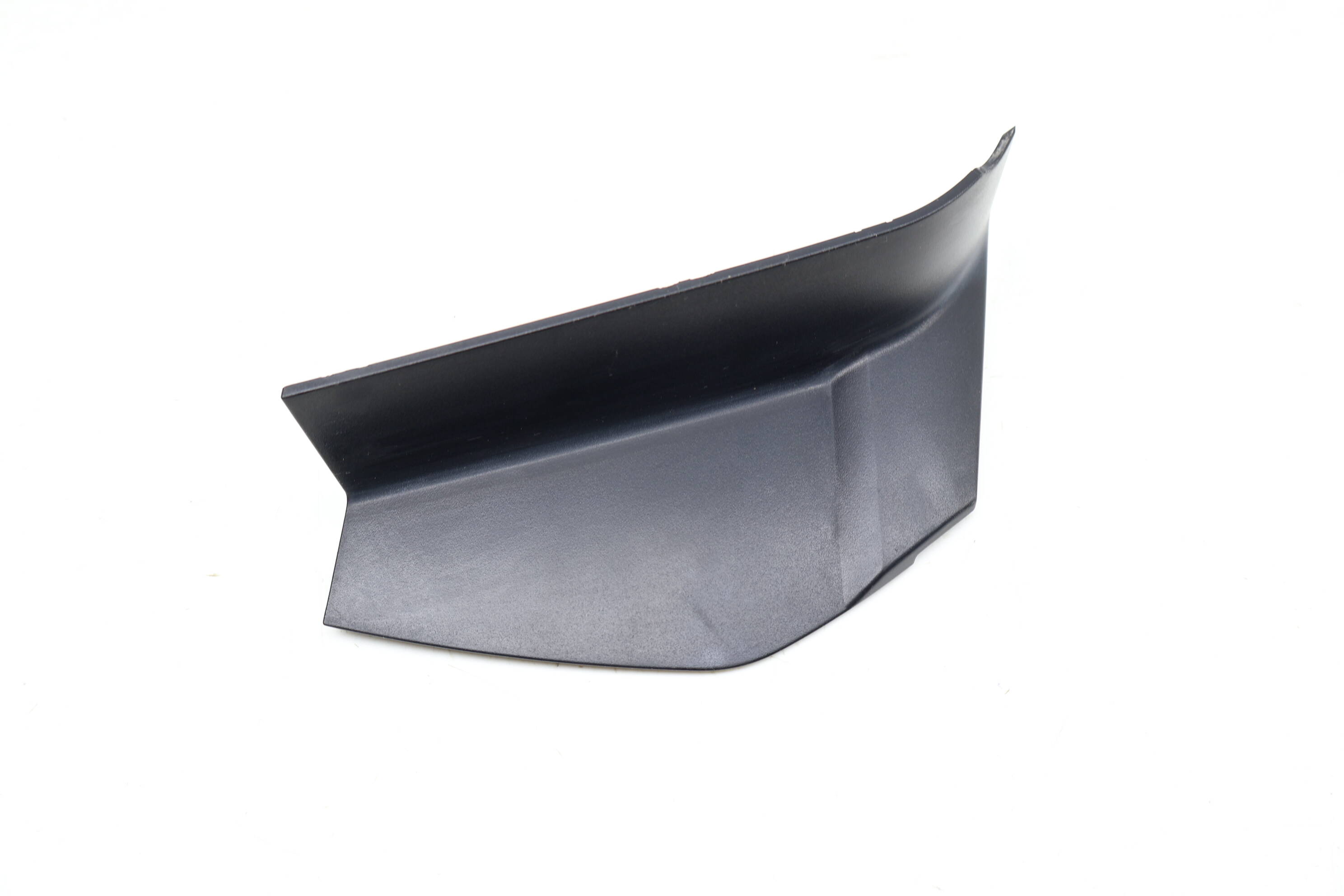 Outer Tail Light Trim 561945312C