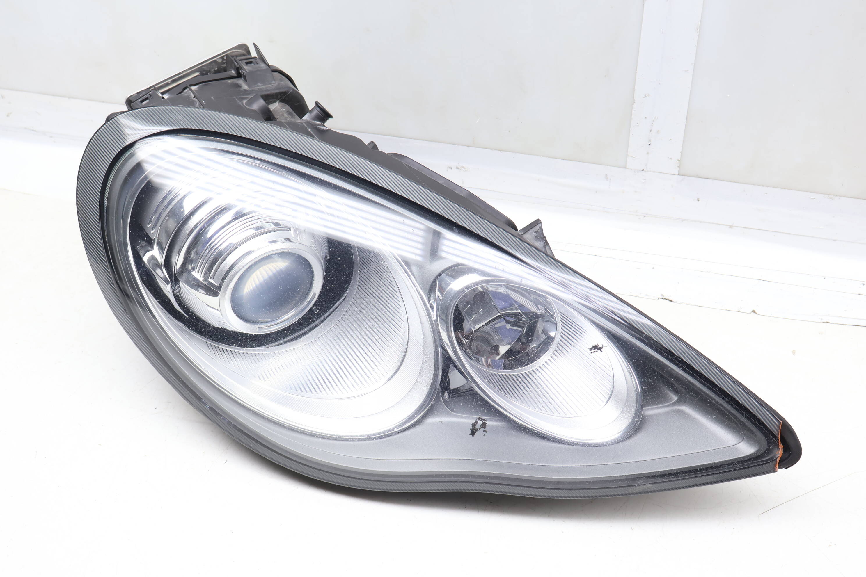 Hid Xenon Headlight / Headlamp 97063105825