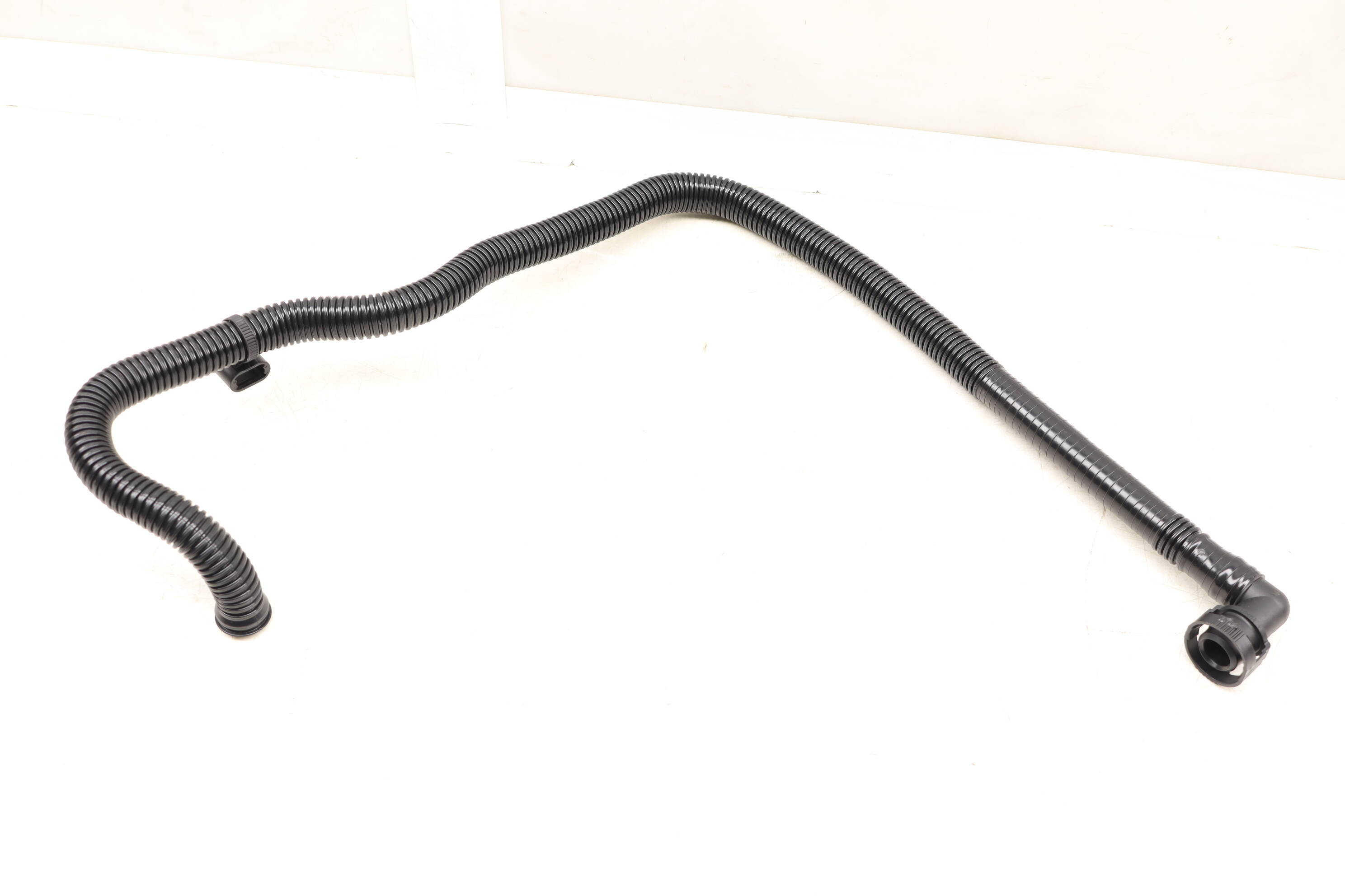 Hybrid Auxiliary Battery Vent Hose / Line 8W0915495B