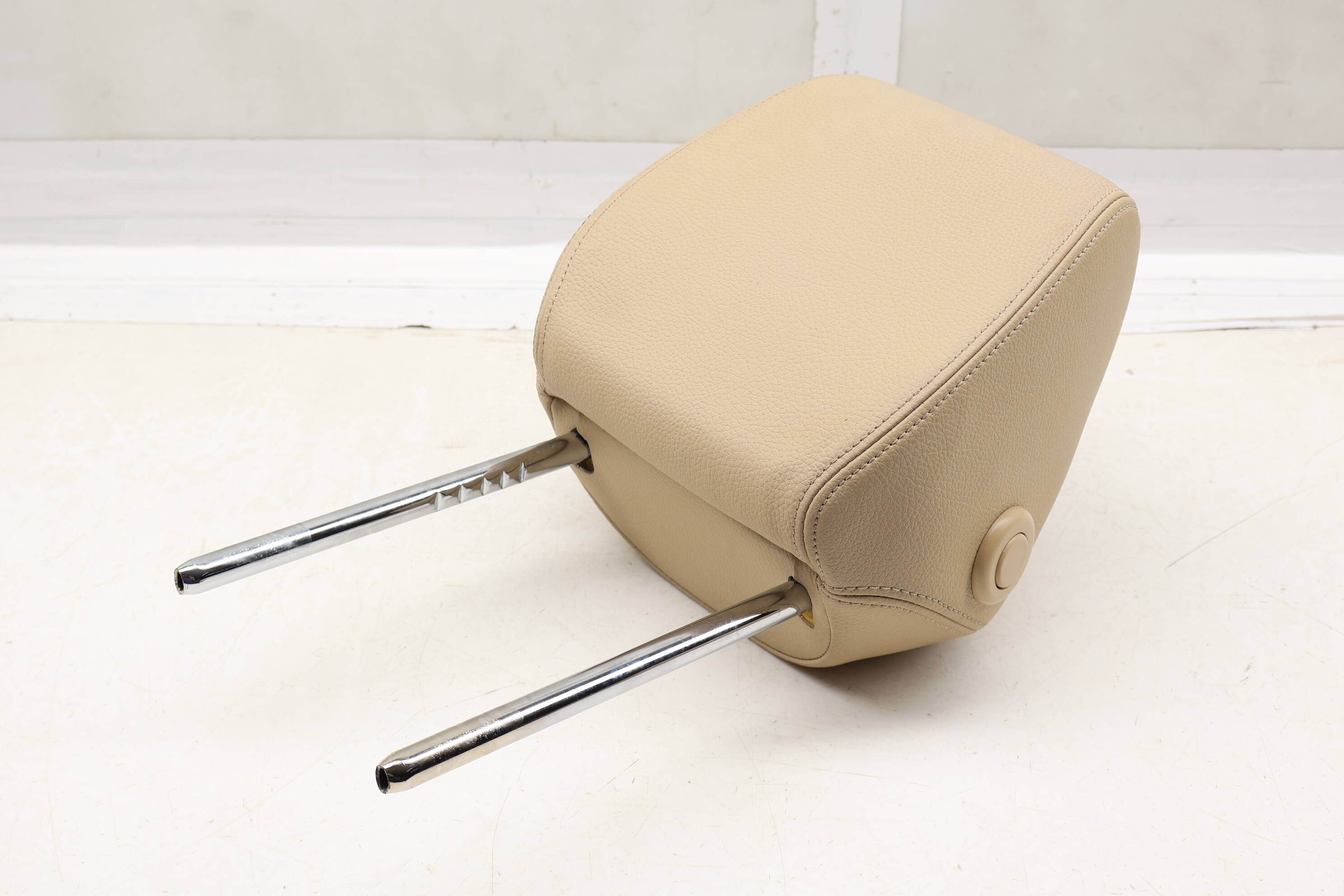 Headrest / Head Rest 52107372888