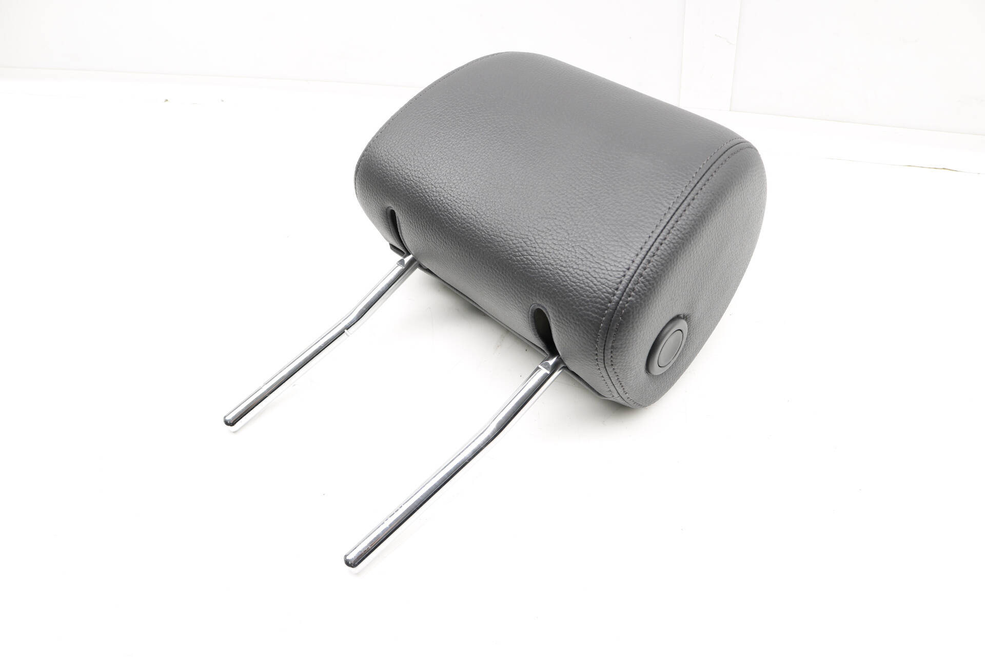 Headrest / Head Rest 7L6881901AC