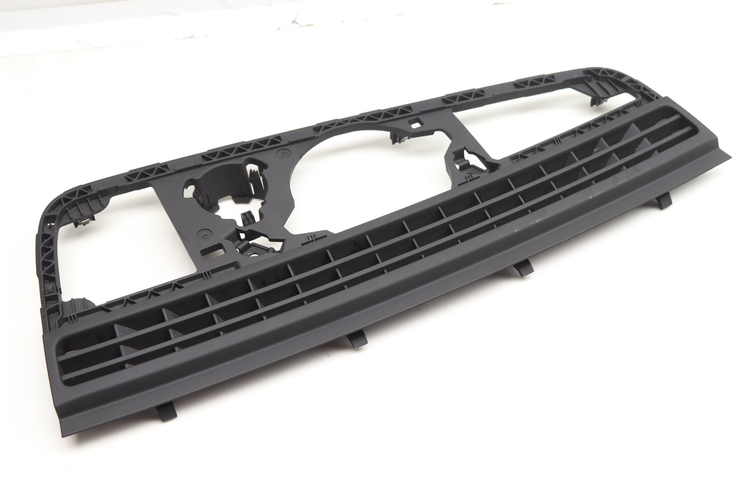 Upper Dash Air Vent Bracket 4G8819635F