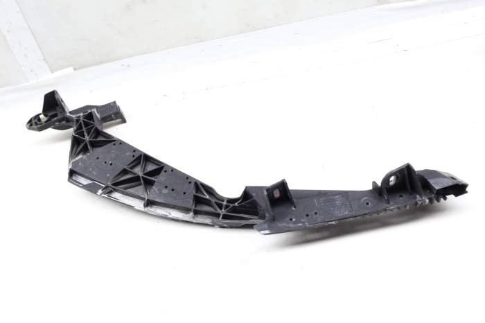 Upper Intercooler Bracket Guide 95B807890C main product photo