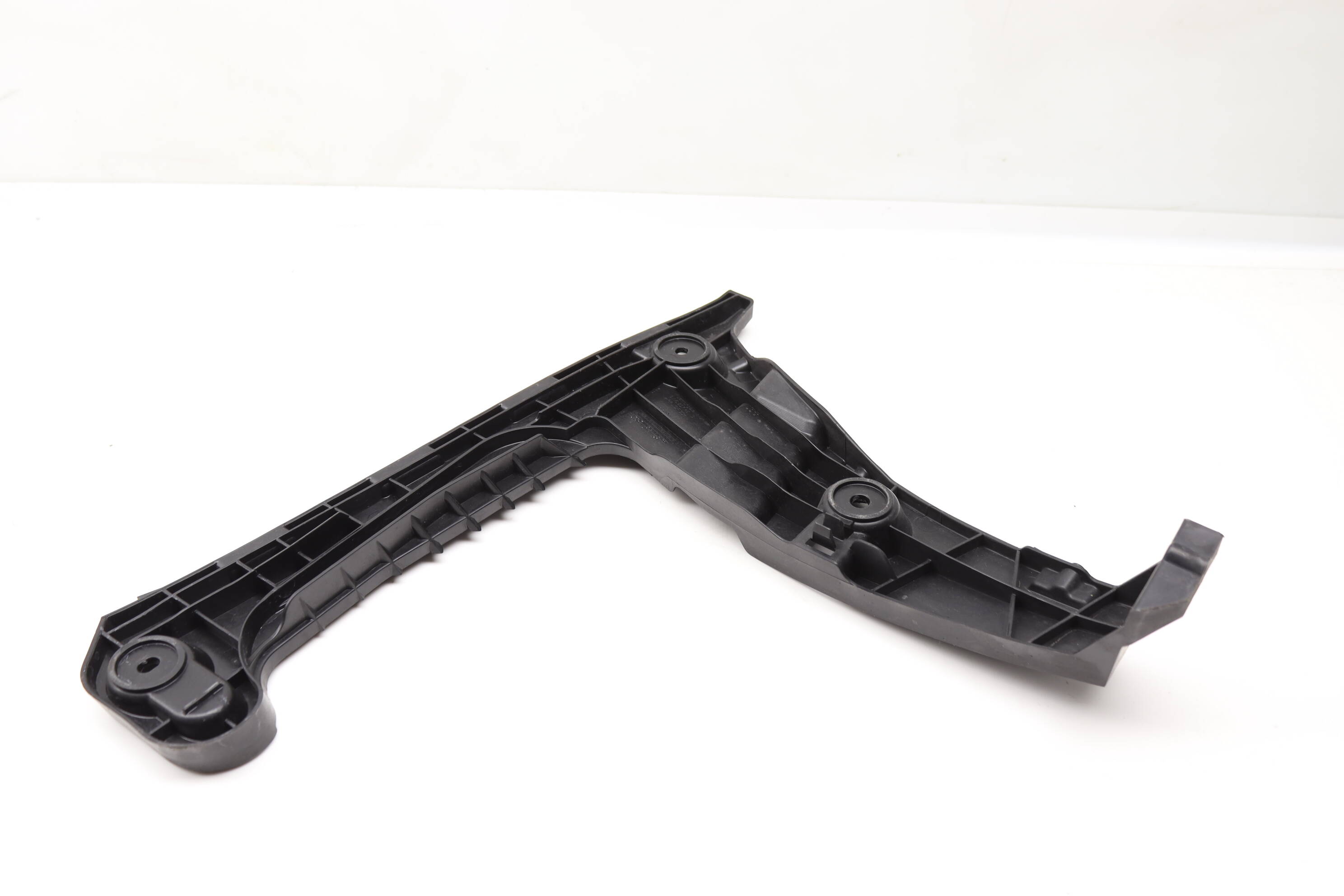 Bumper&#x20;Guide&#x20;&#x2F;&#x20;Mount&#x20;Bracket&#x20;8W6807453B