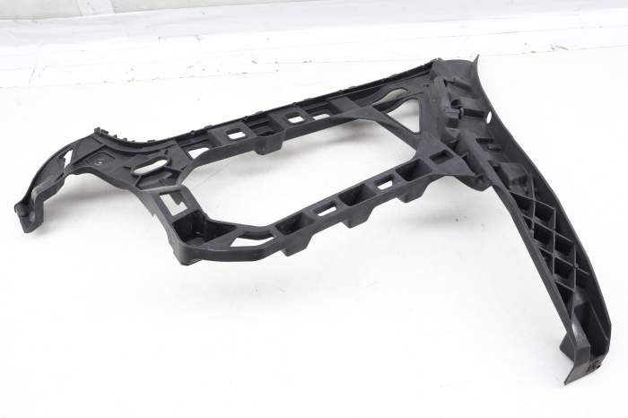 Bumper Mount Bracket (Side) 3C8807394B main product photo
