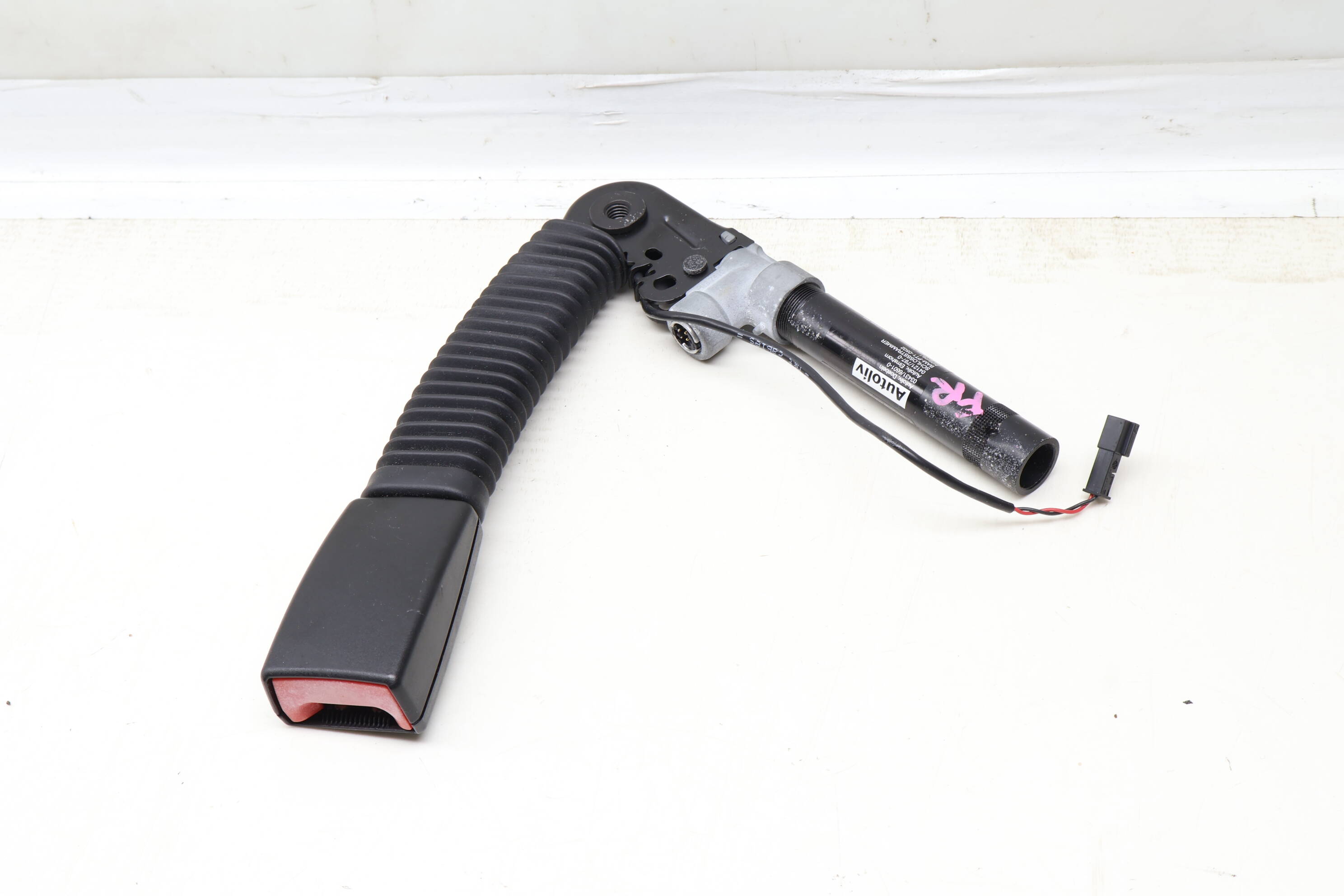 Seat Belt Buckle / Receiver 72119115306