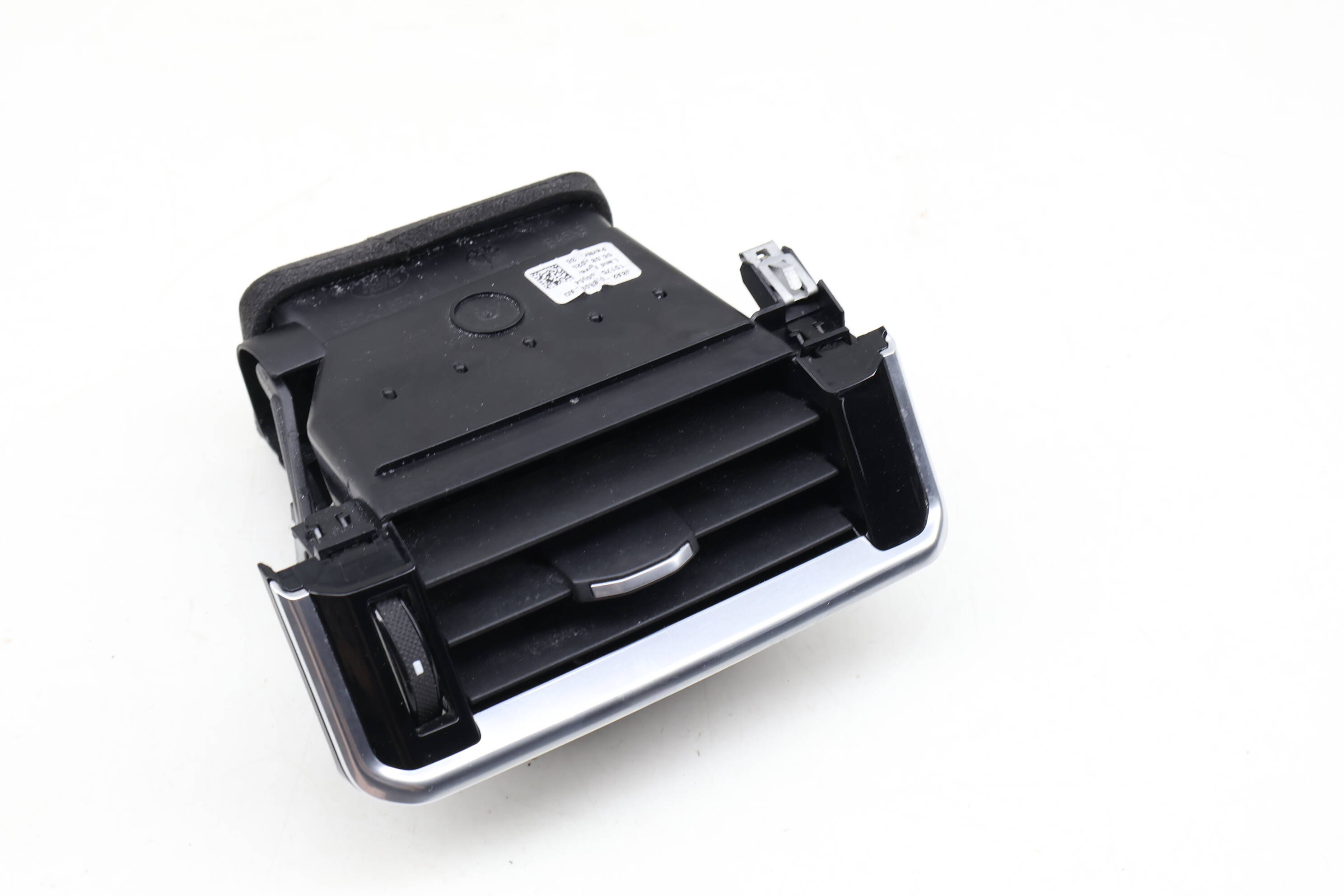 Dash Air Vent J8A2018B08AD