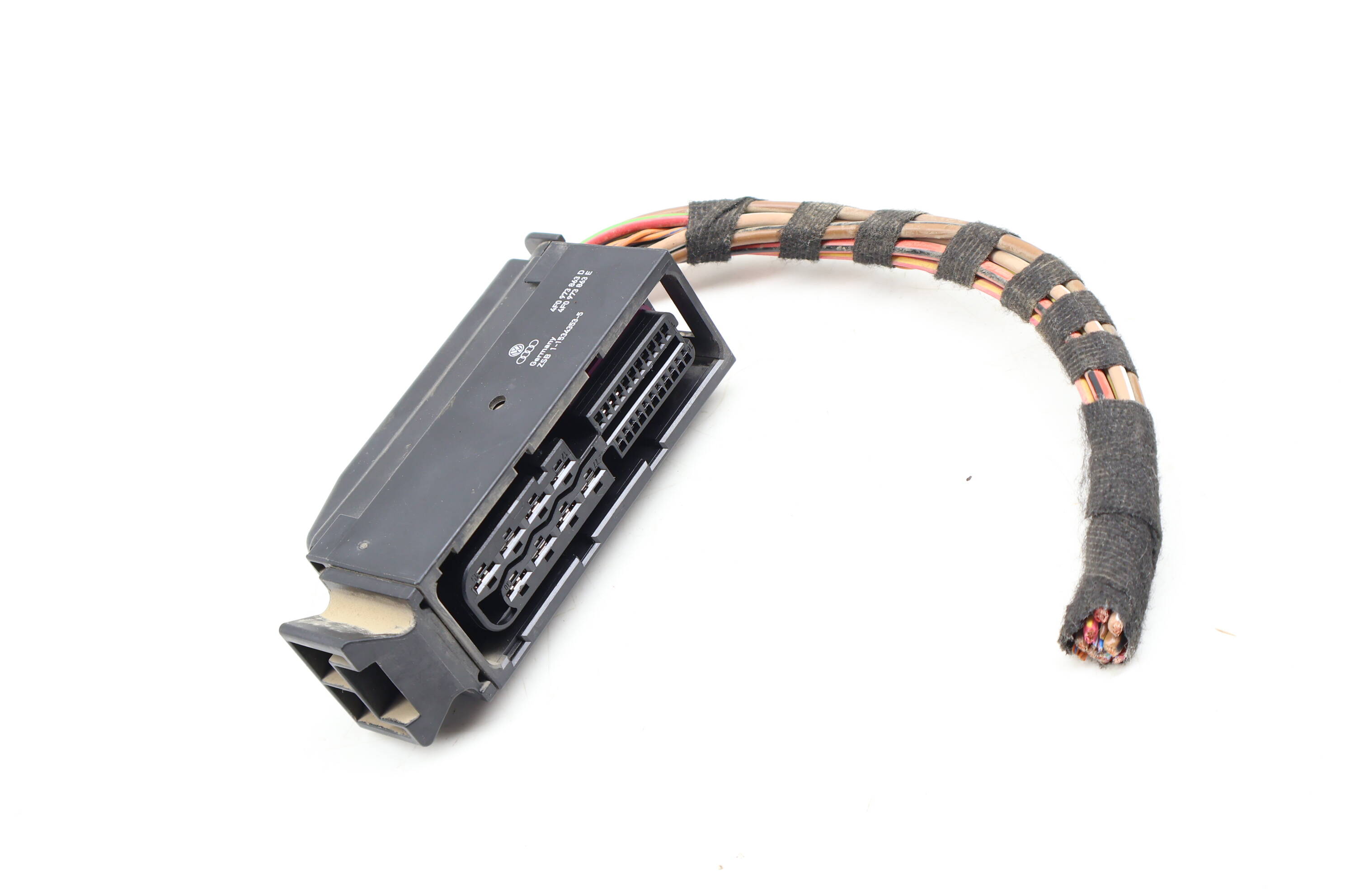 Emergency / Parking Brake Module Wiring Connector 4F0973863D