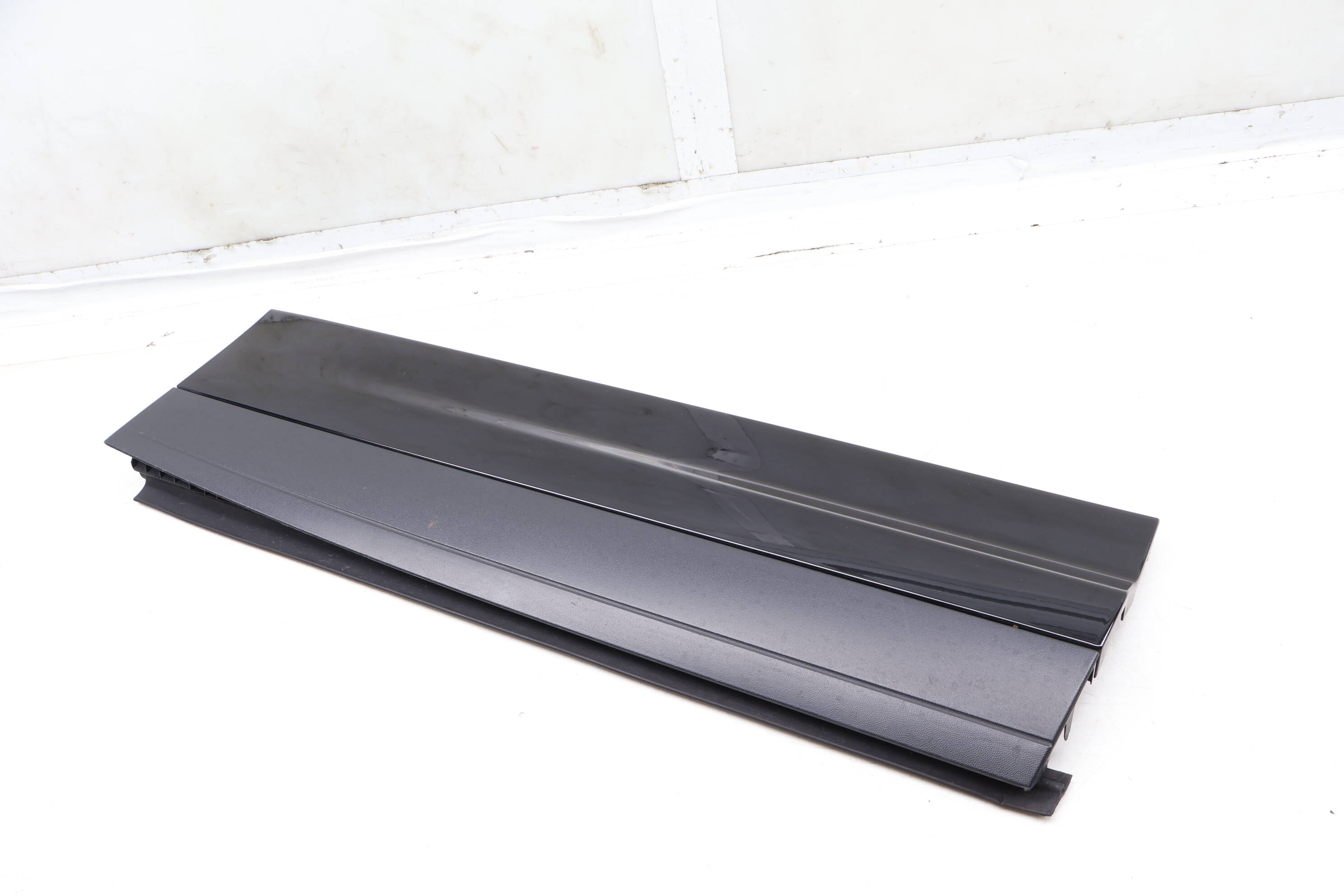 Lower Door Molding / Blade 7P5839788G 95855979000