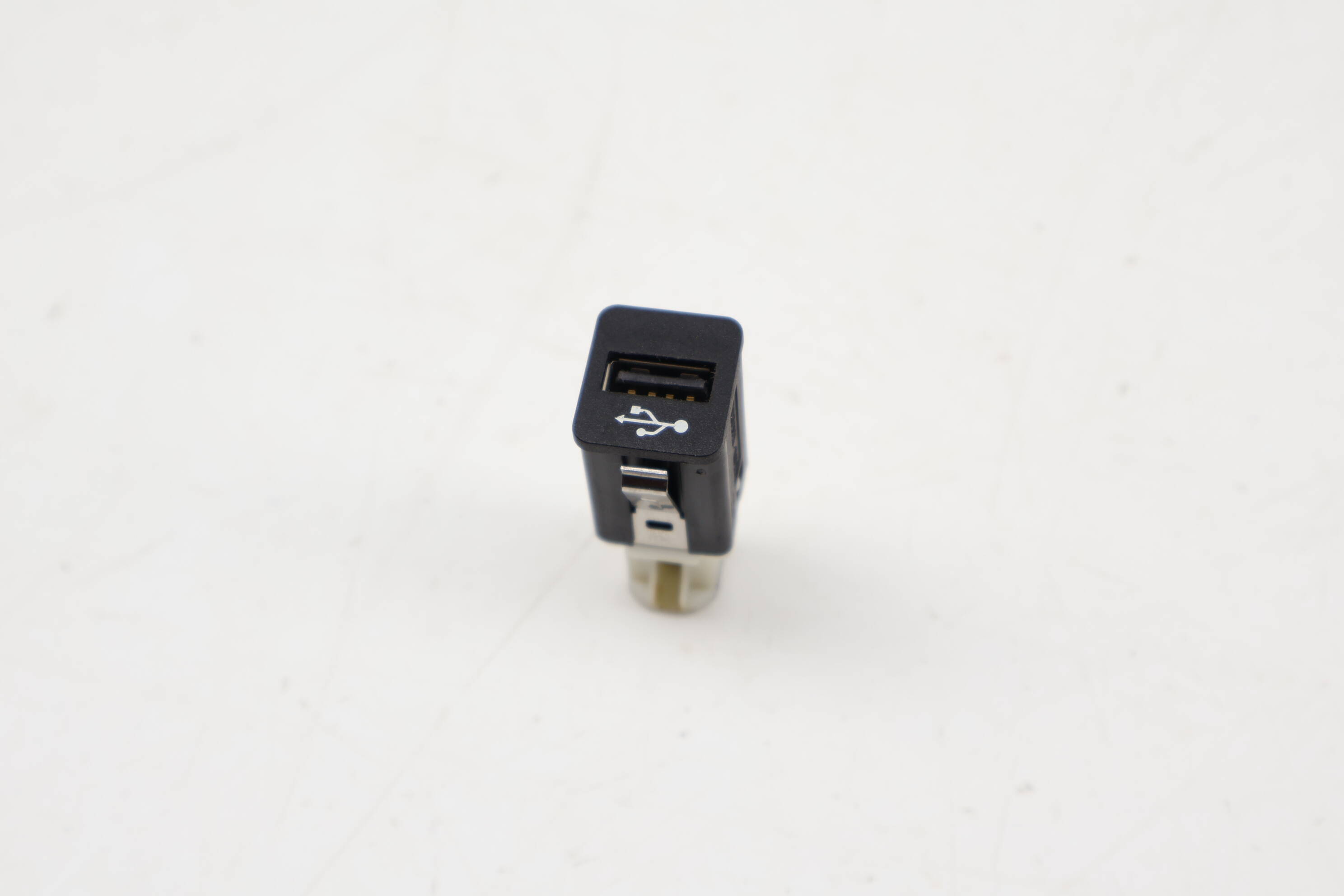 Usb Socket / Port 84109237656