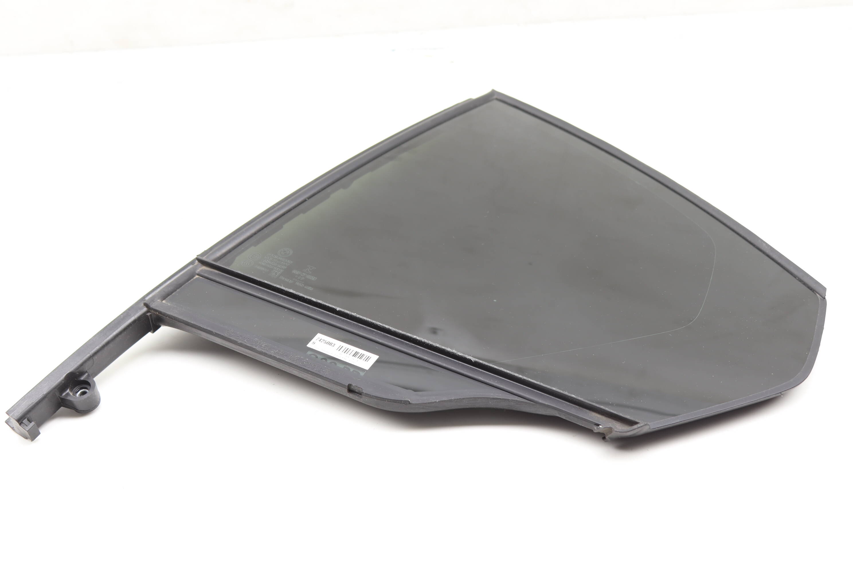 【オープニング大セール】 BMW 51727425083 Glass Window Quarter Door Left Rear 自動車