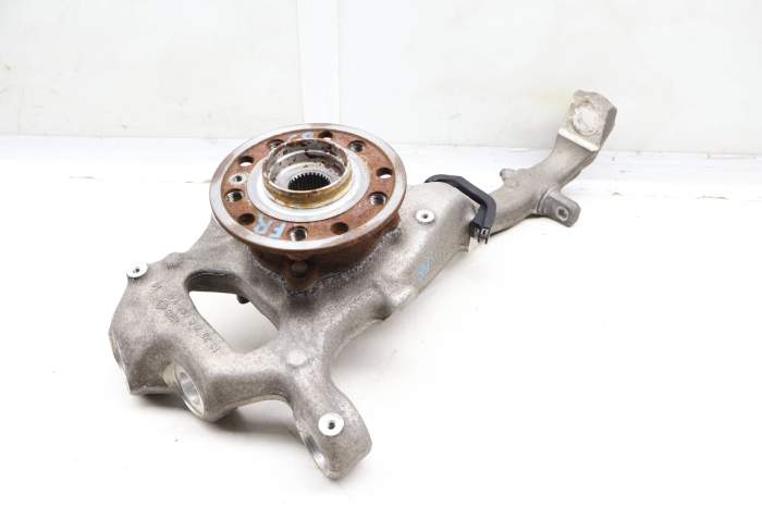 Spindle Knuckle W/ Wheel Bearing 2533320201 main product photo