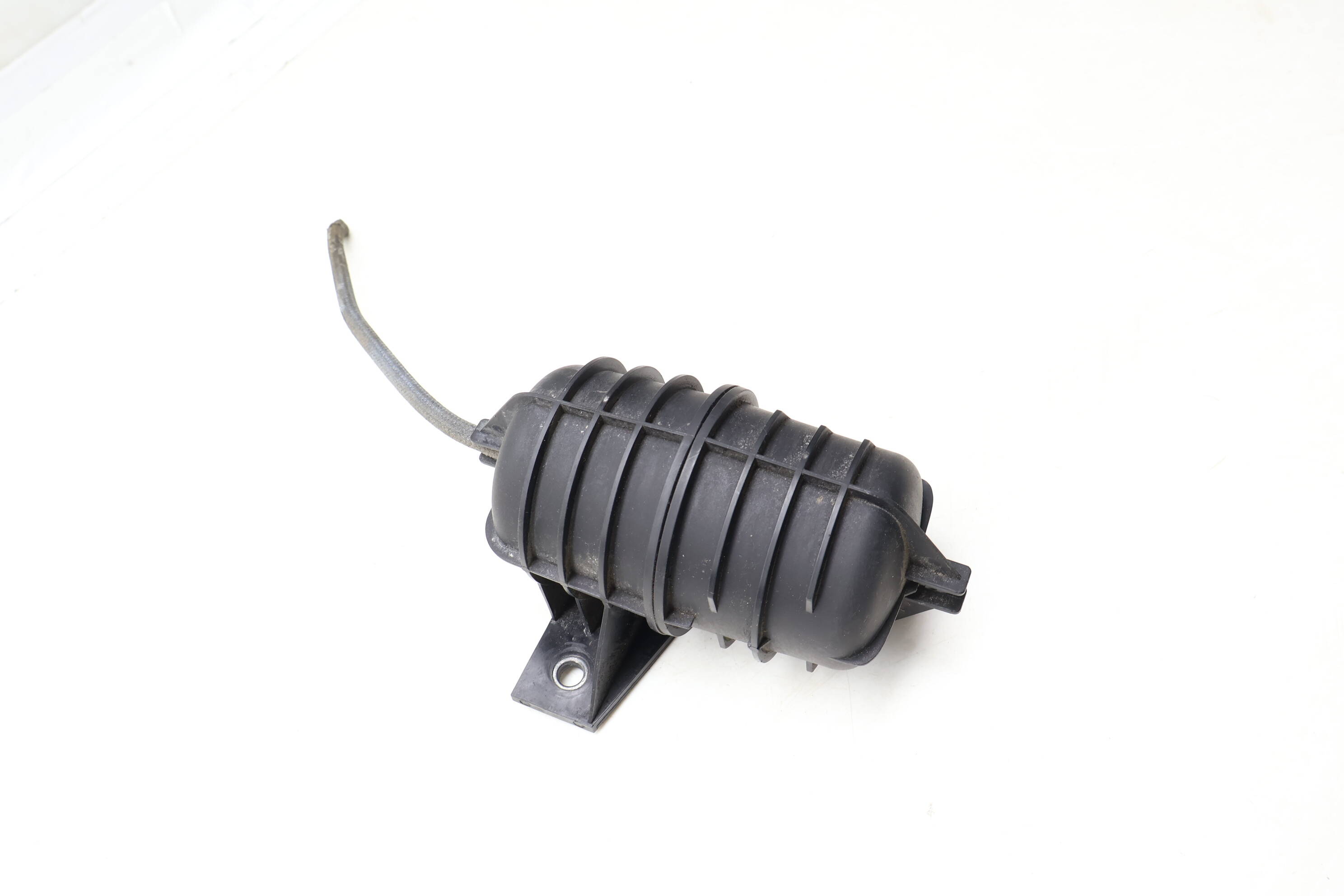 Turbocharger Vacuum Tank 11652247620