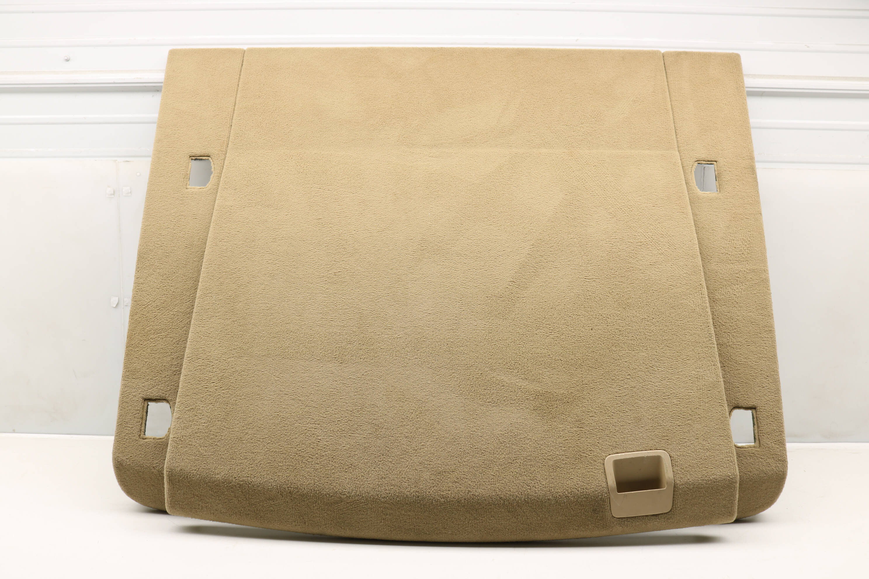 Trunk&#x20;Mat&#x20;&#x2F;&#x20;Spare&#x20;Tire&#x20;Cover&#x20;7L6863546AC