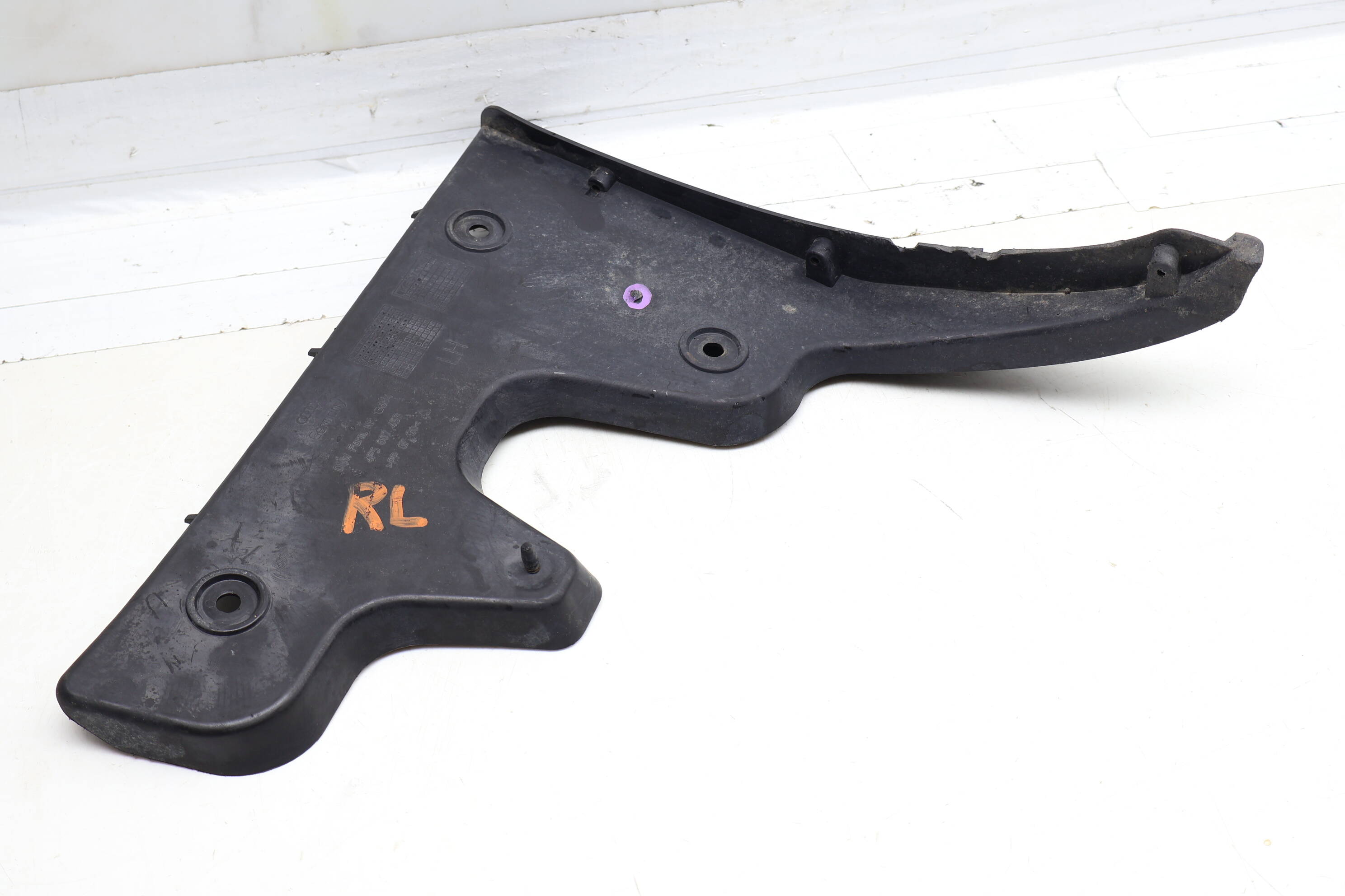 Bumper Guide / Bracket 4F5807453