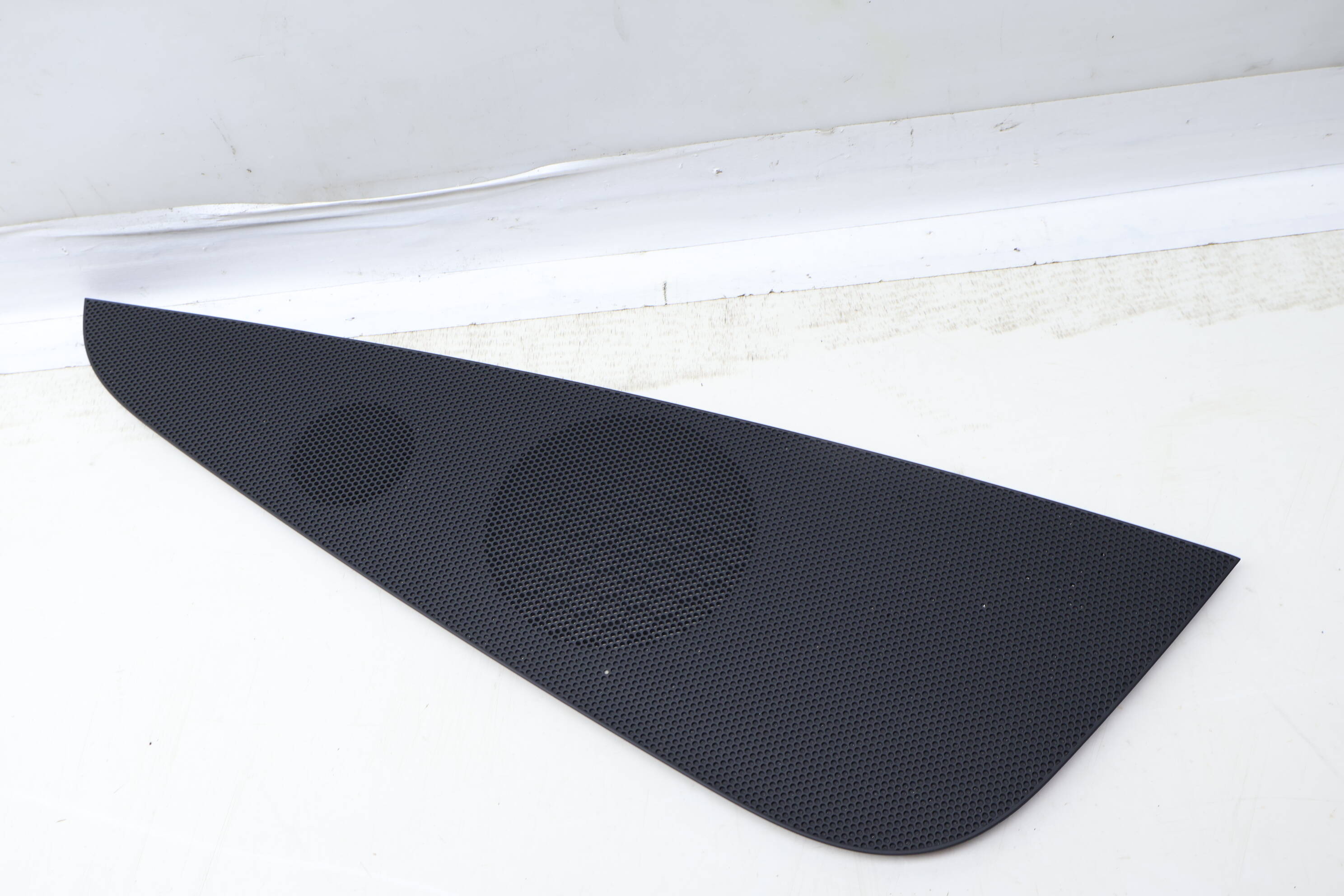 Dash Upper Center Air Vent Grille / Trim 8W1819636B