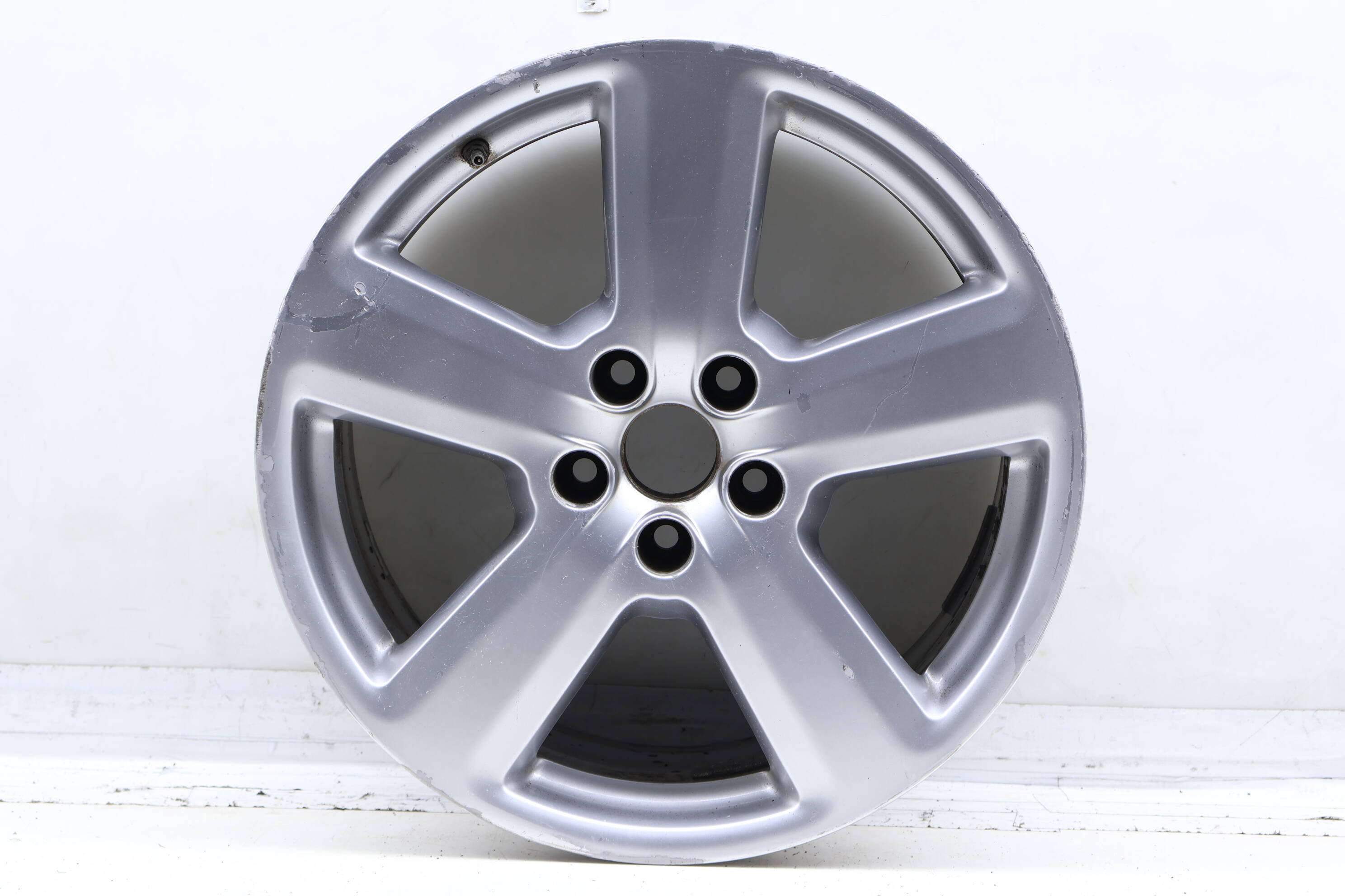 18" Inch Alloy Wheel / Rim (5-Spoke) 8E0601025AK