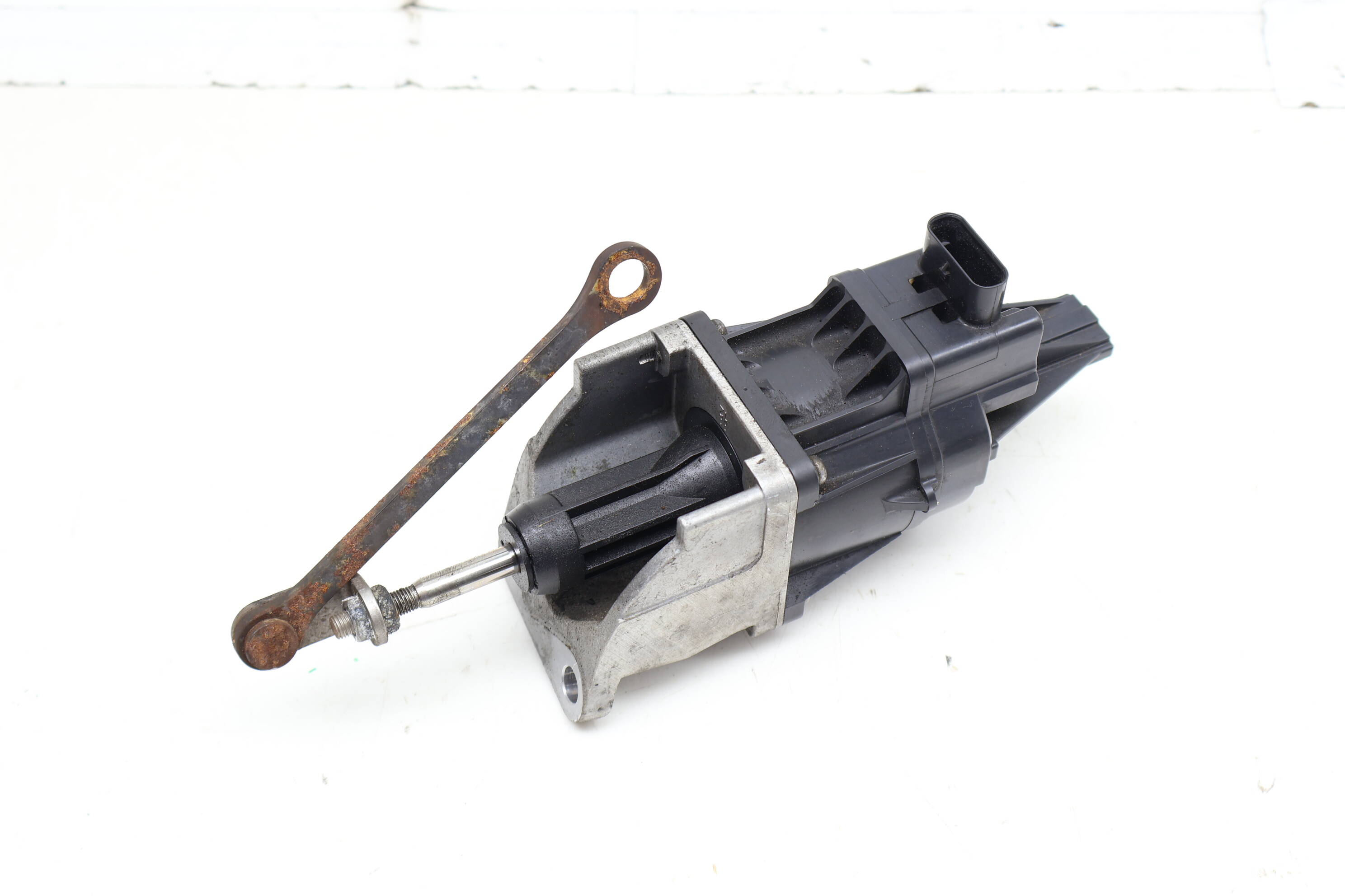 Turbo / Turbocharger Wastegate Actuator 11657638783