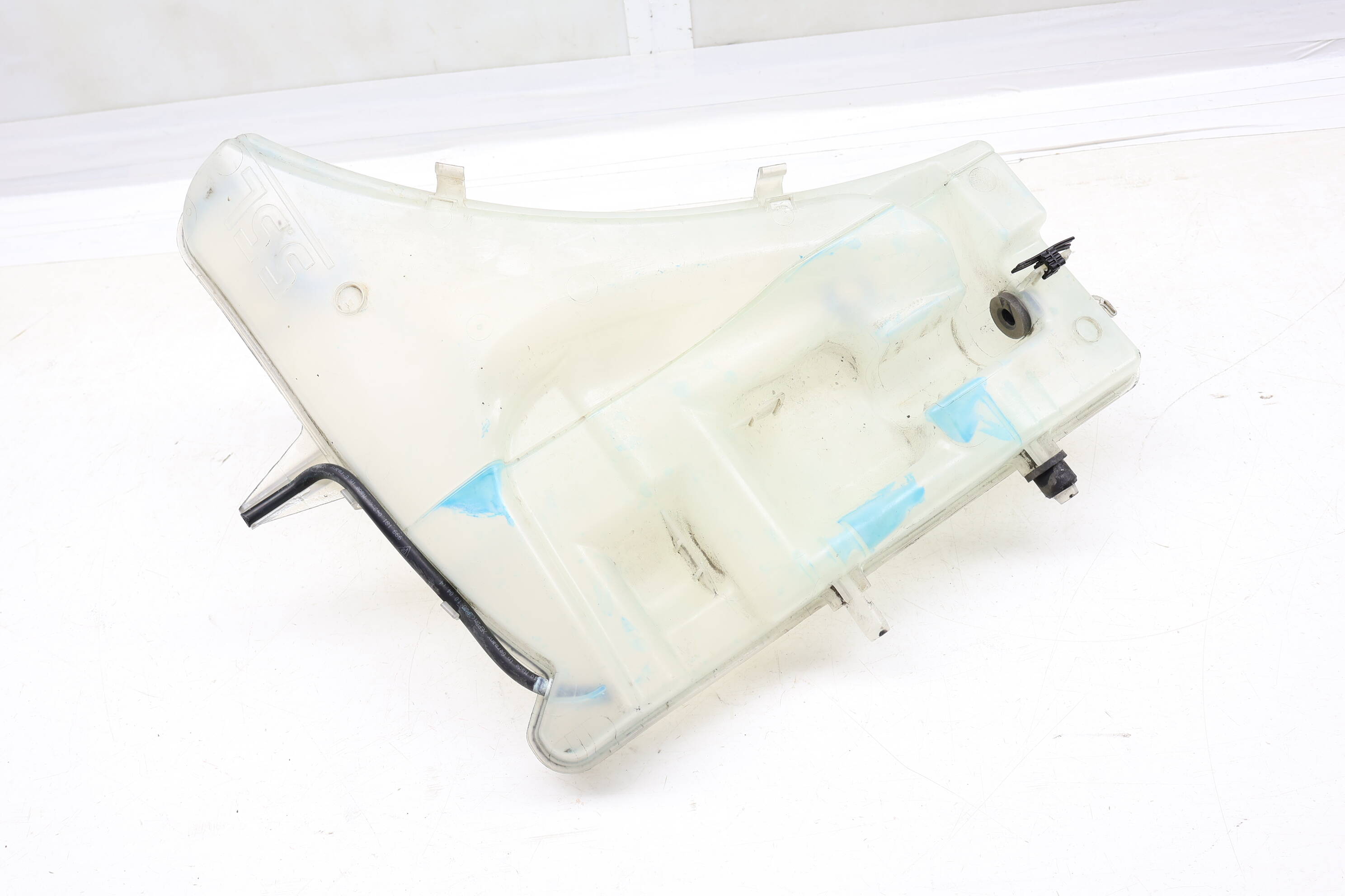 Windshield Washer Reservoir / Tank 97052870100