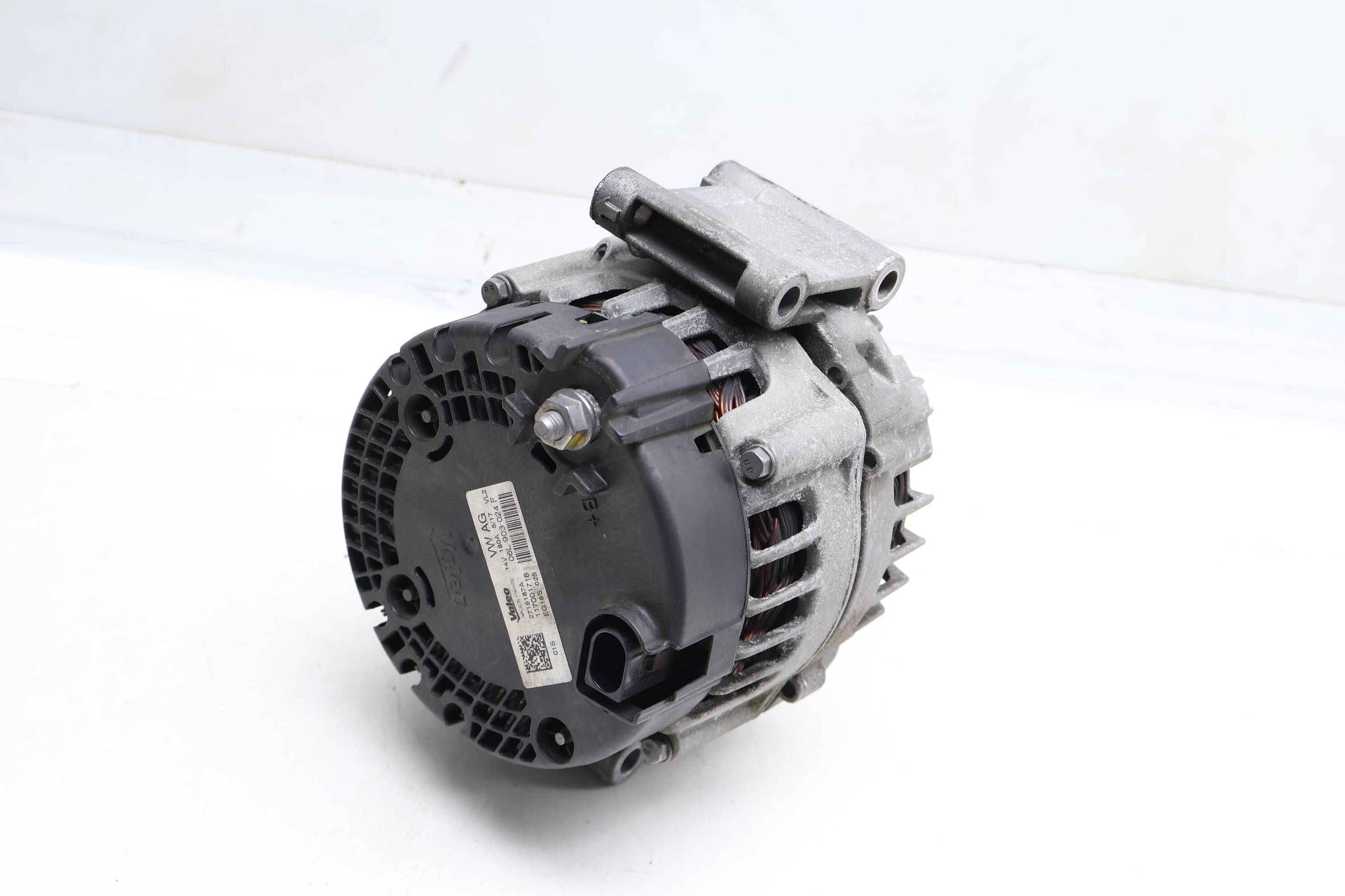 Alternator / Generator (180 Amp) 06L903024F