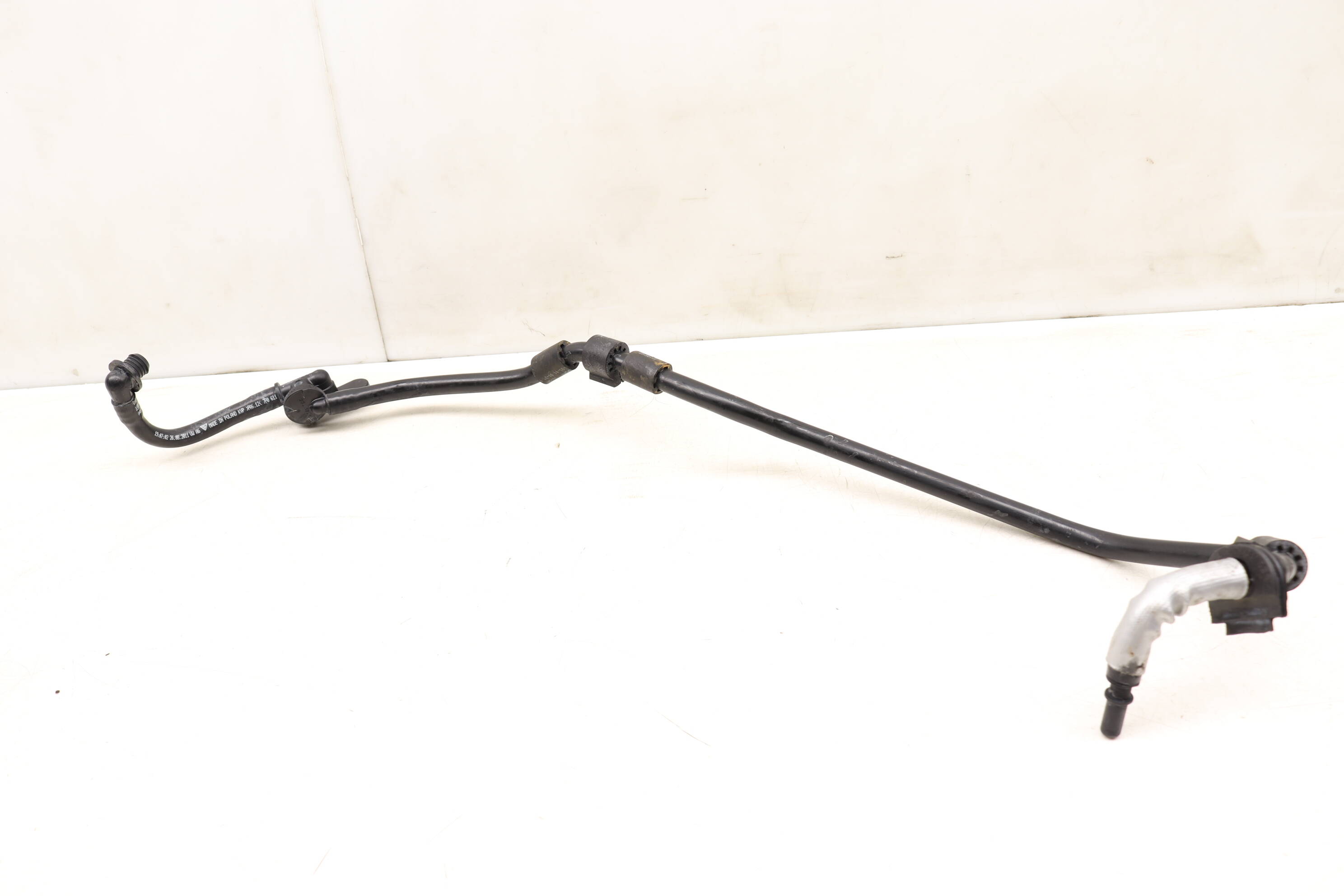 Brake Booster Vacuum Line / Pipe 7P0611932AK 95835557701