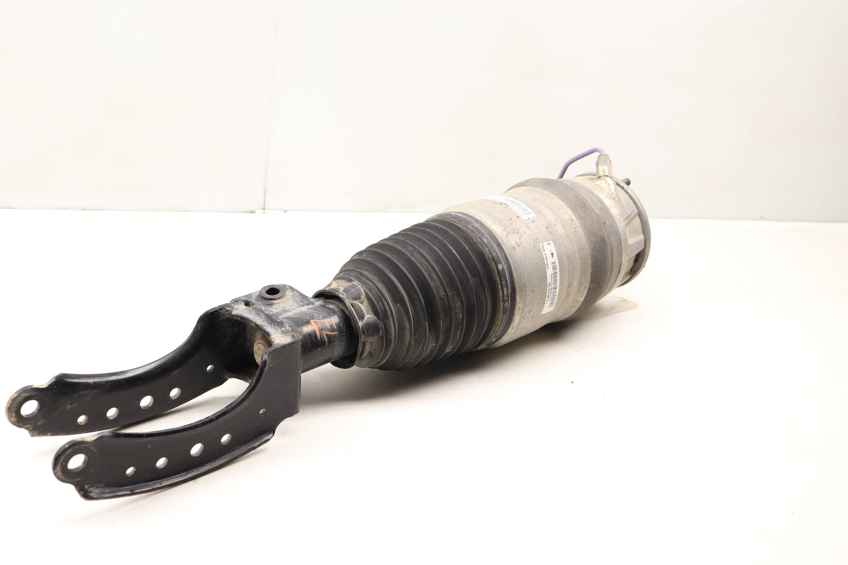 Air Shock / Strut Assembly 7P5616039N 95835803900