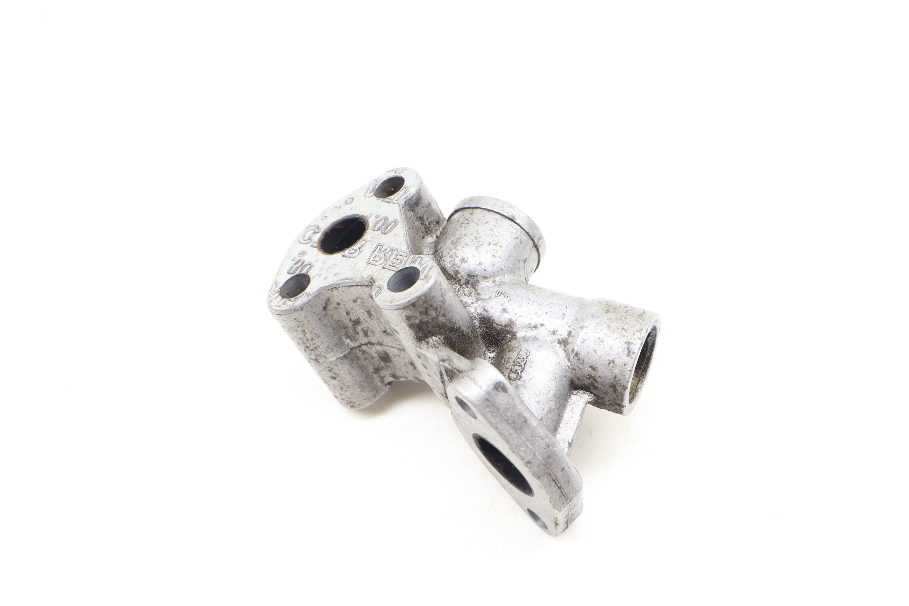 Egr Combi Valve Adapter / Bracket 058131817