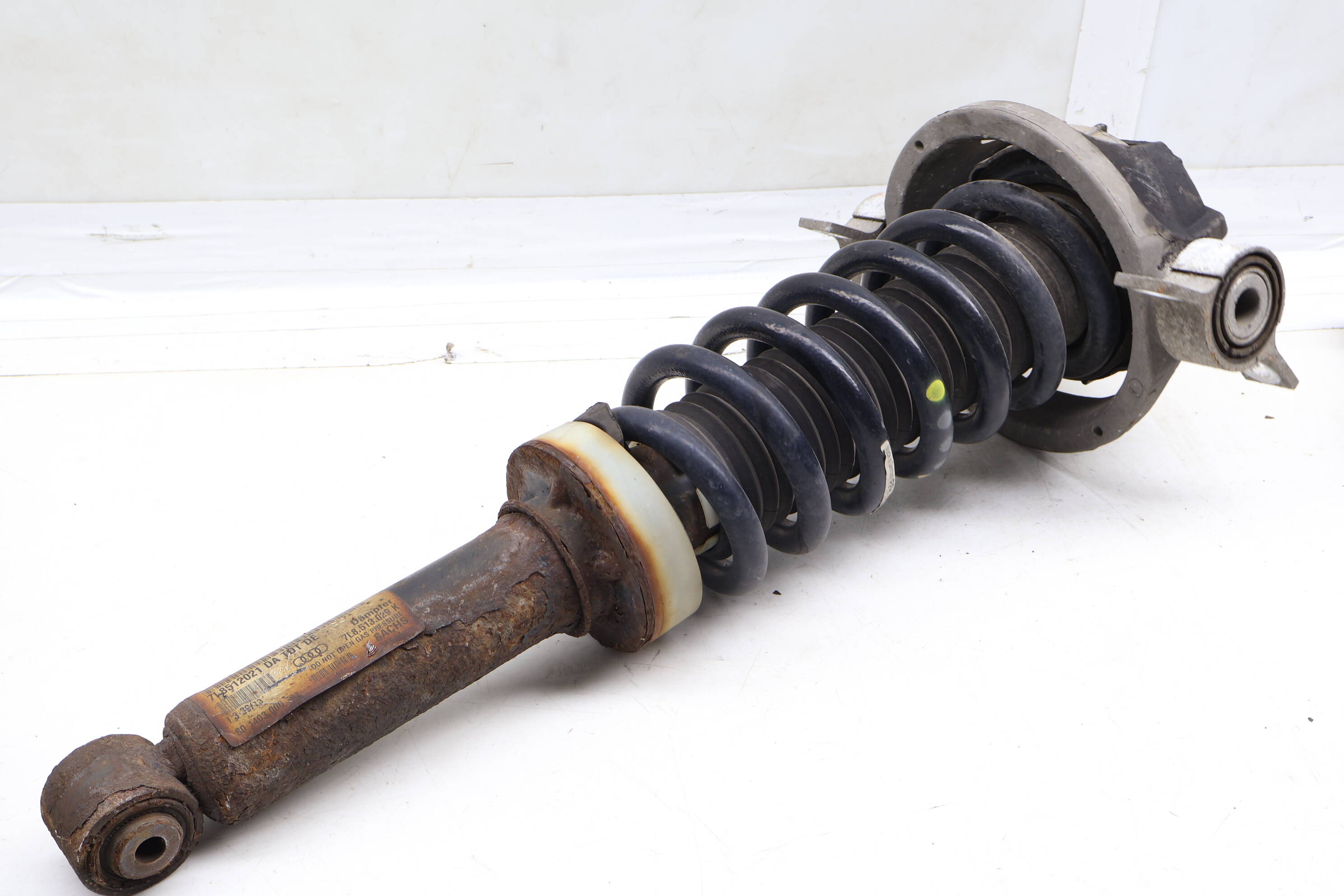 Strut / Spring Assembly 7L8513029K