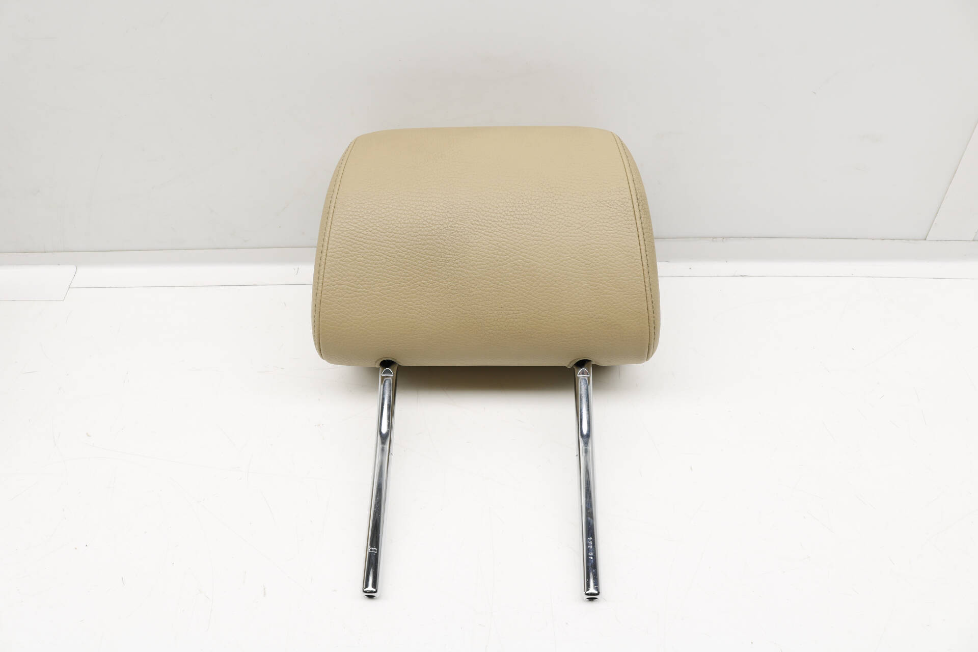 Headrest / Head Rest 7L6881901AM