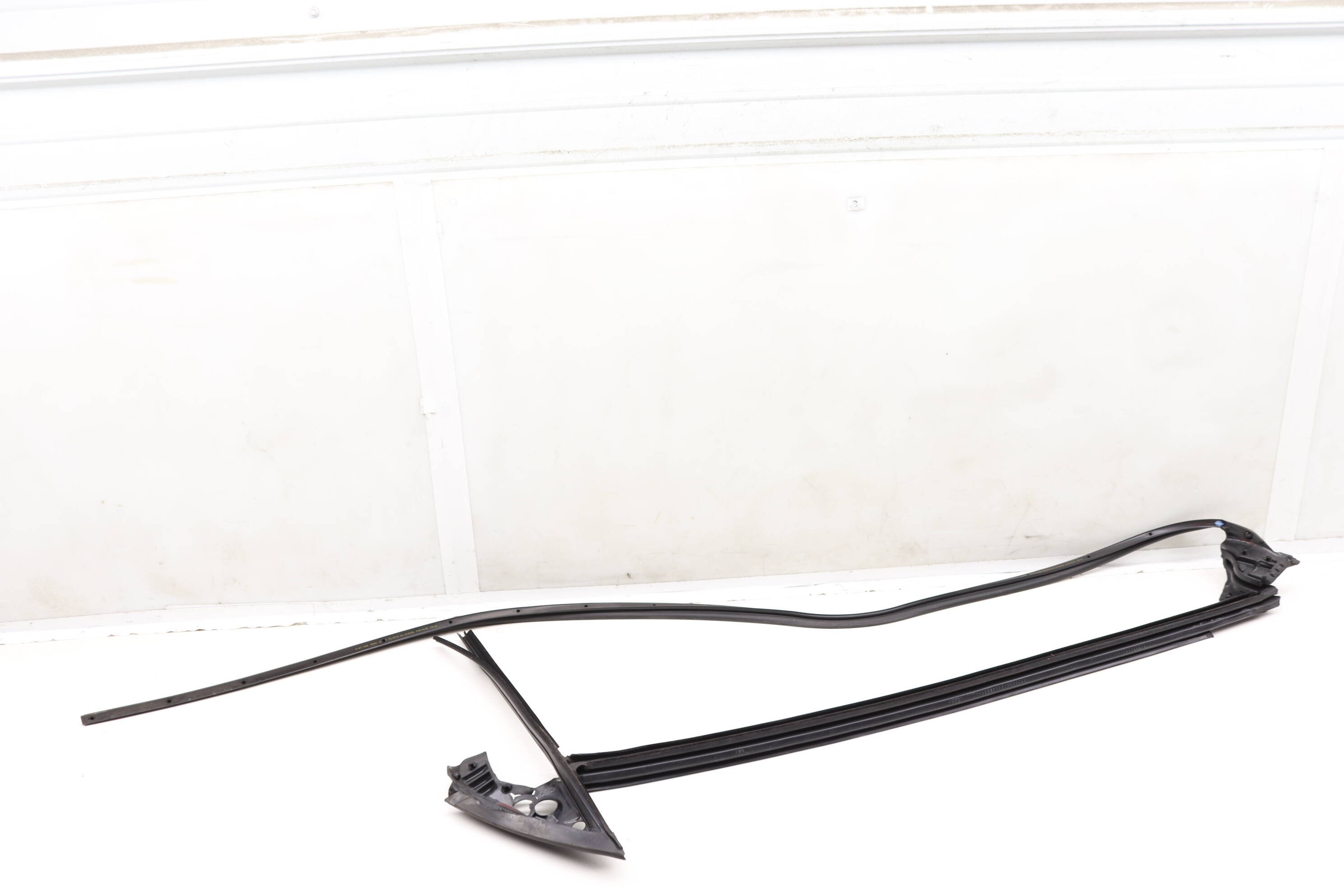 Inner Door / Window Slot Seal 5C5837480G