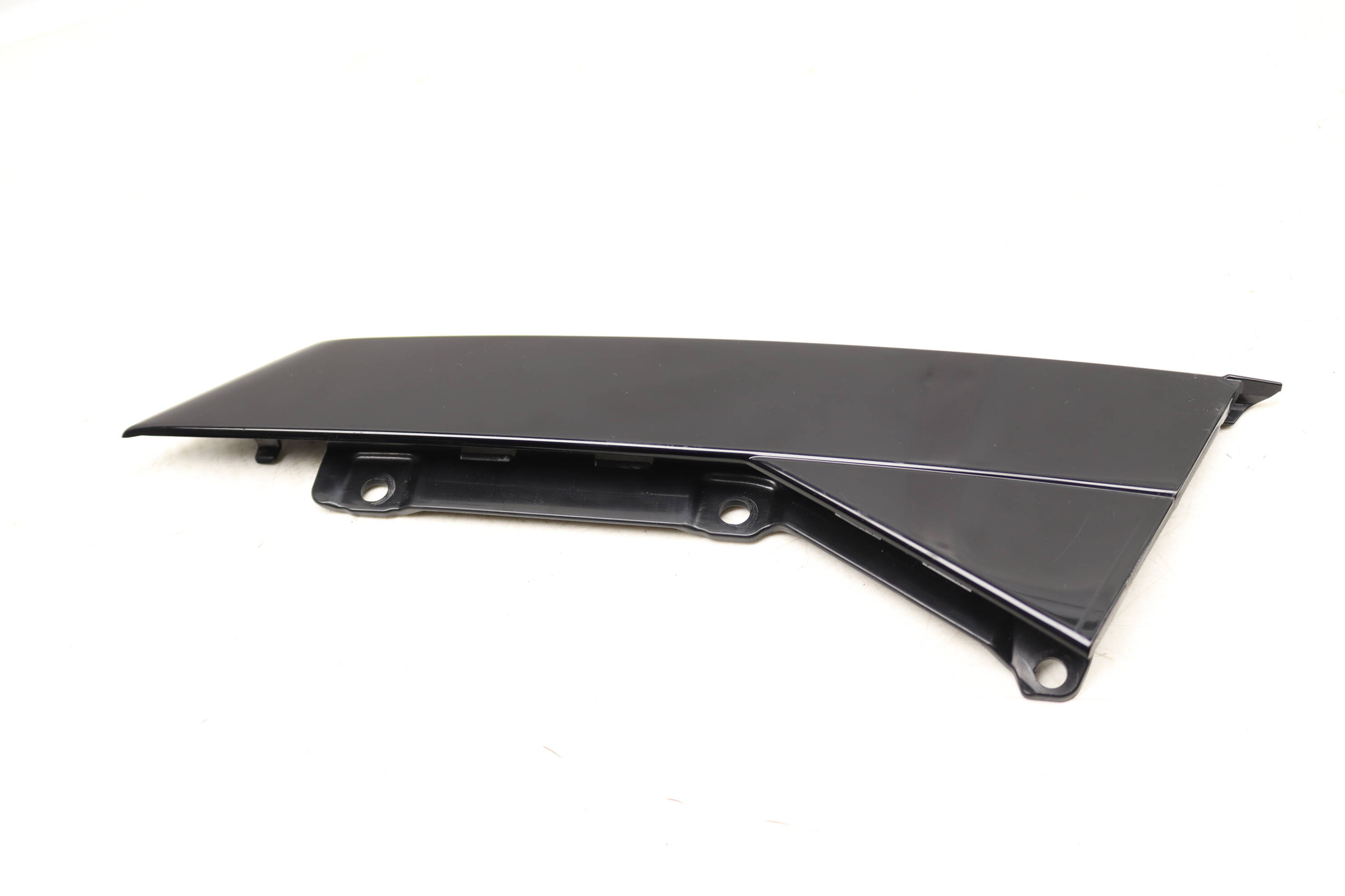 Exterior C Pillar Trim 8V5839903B