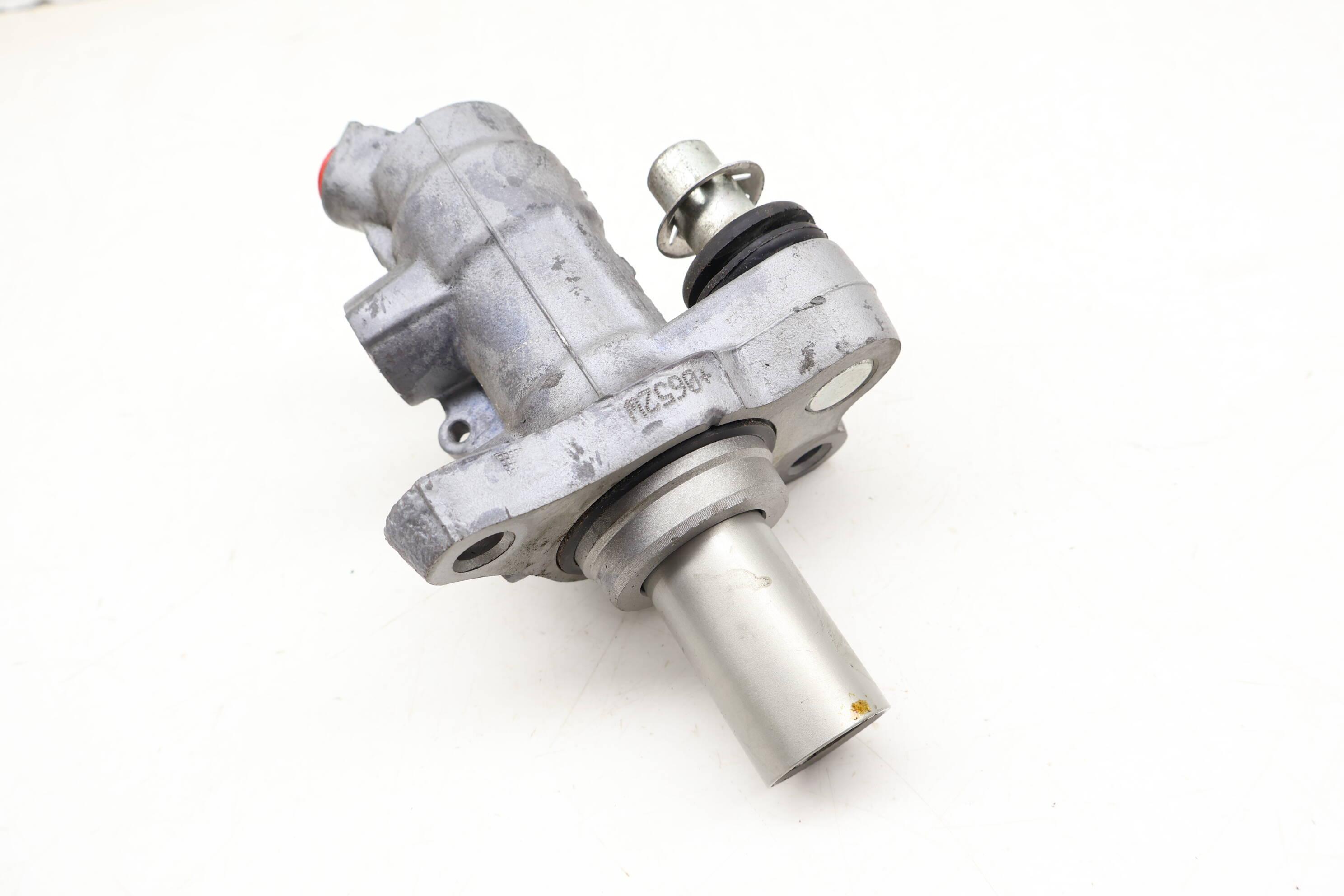 Brake Master Cylinder 2214300601