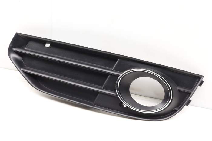 Lower Bumper Fog Light Grille 8K0807681J main product photo