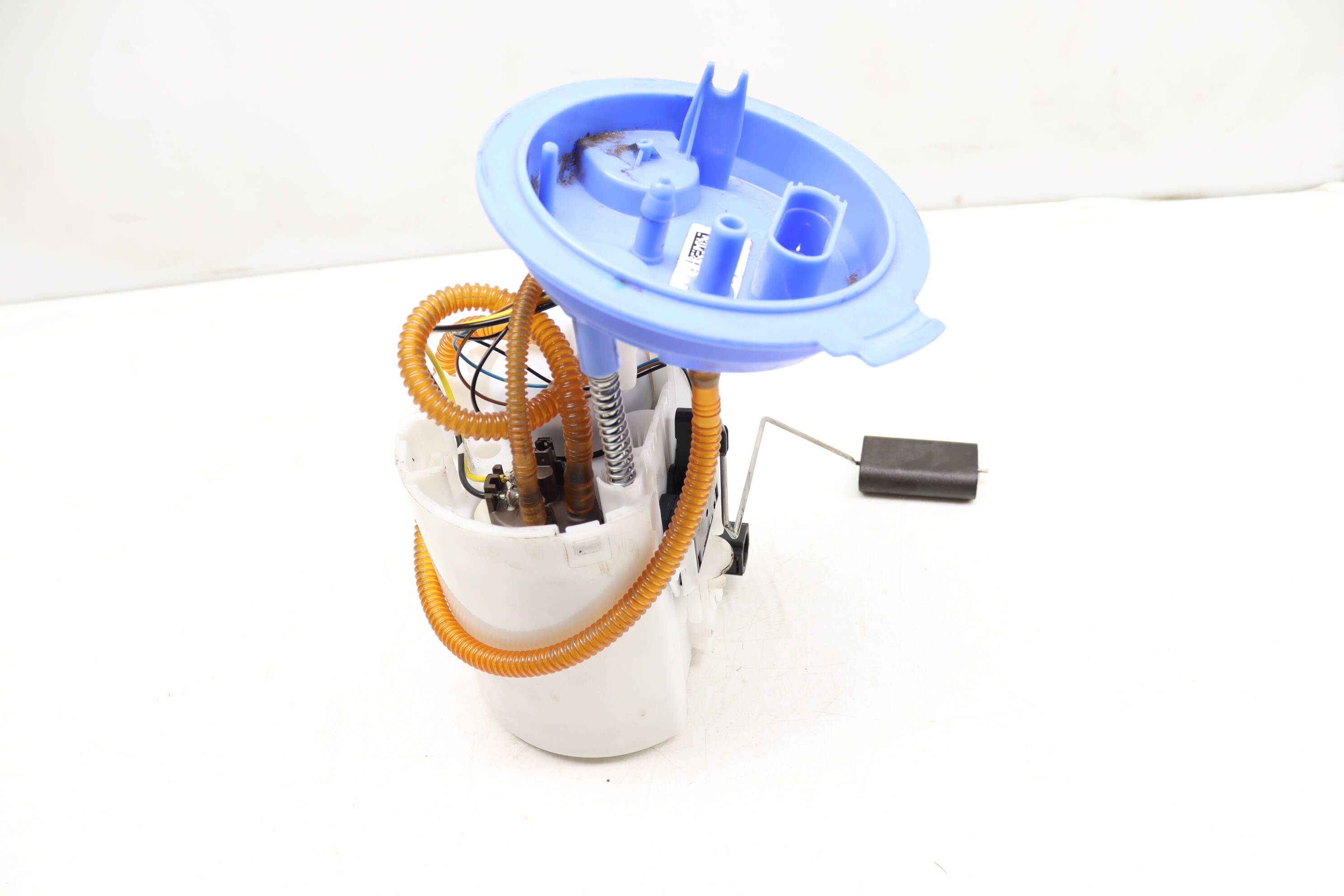 VW Fuel Pump Assembly (Atlas Cross Sport, Atlas) 3QF919051G