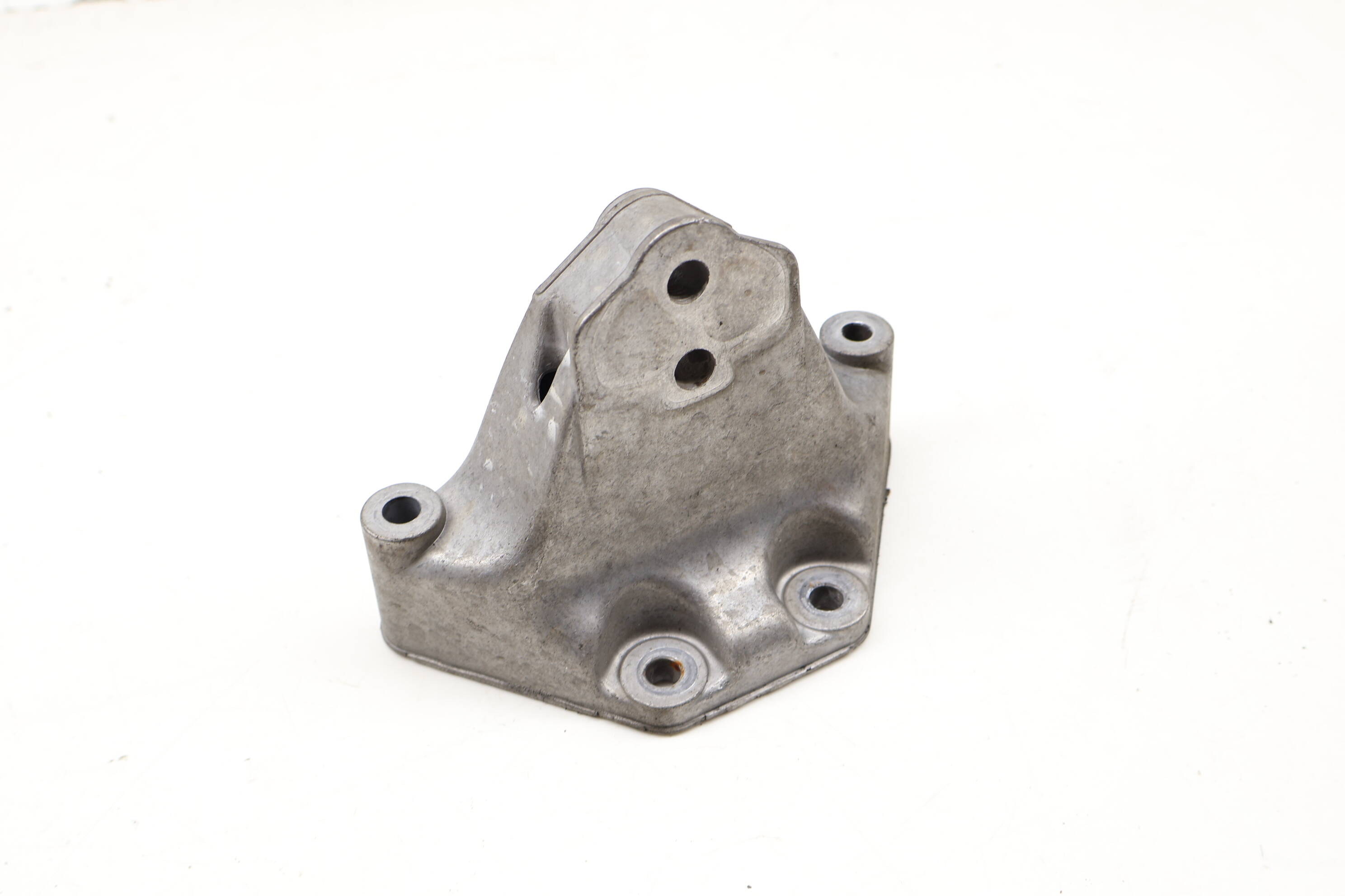 Transmission Transfer Case / Gearbox Mount Bracket 7L0399649E 95534164903