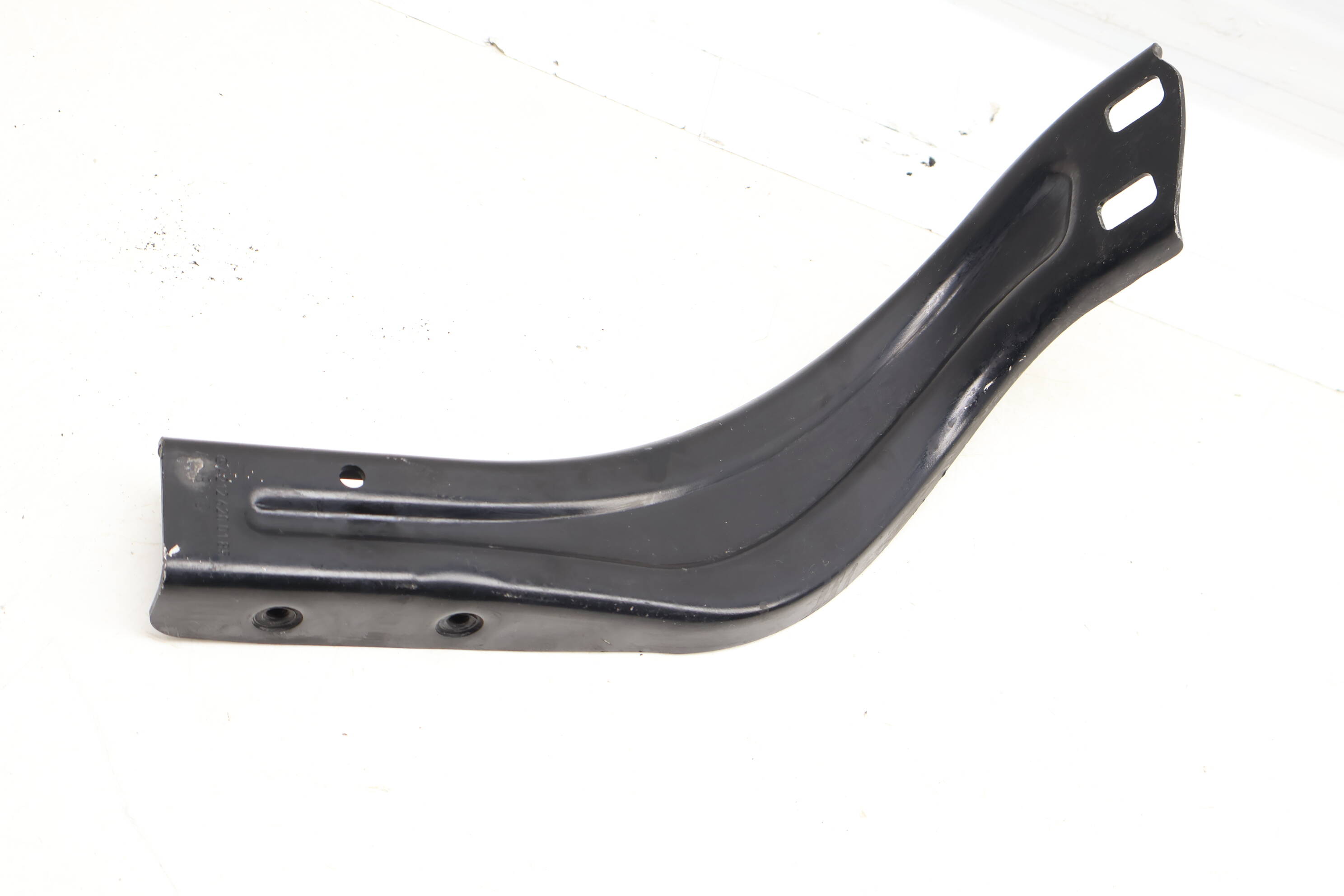 Radiator Mount / Bracket 2126200185