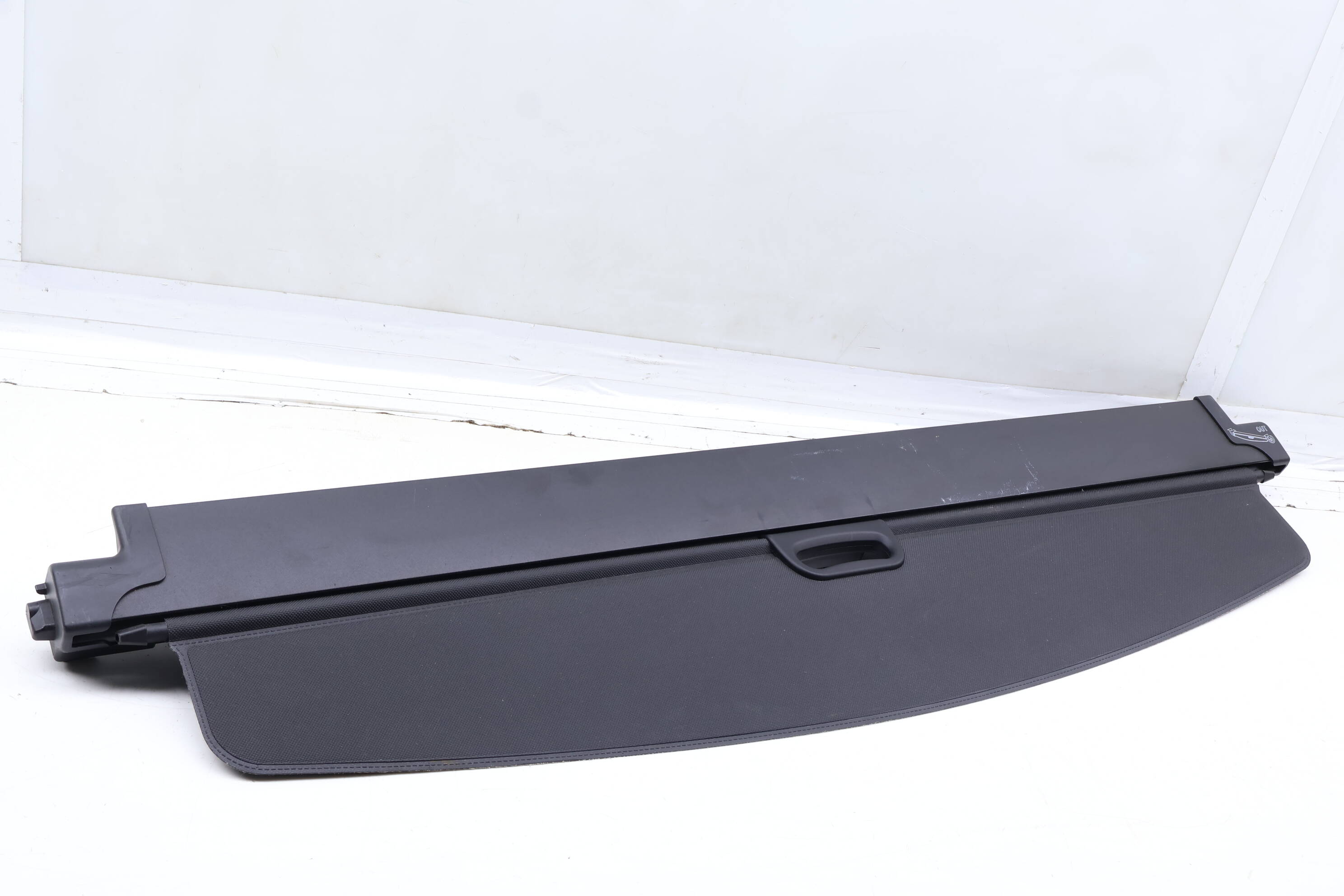 Retractable Cargo Cover 51477222208