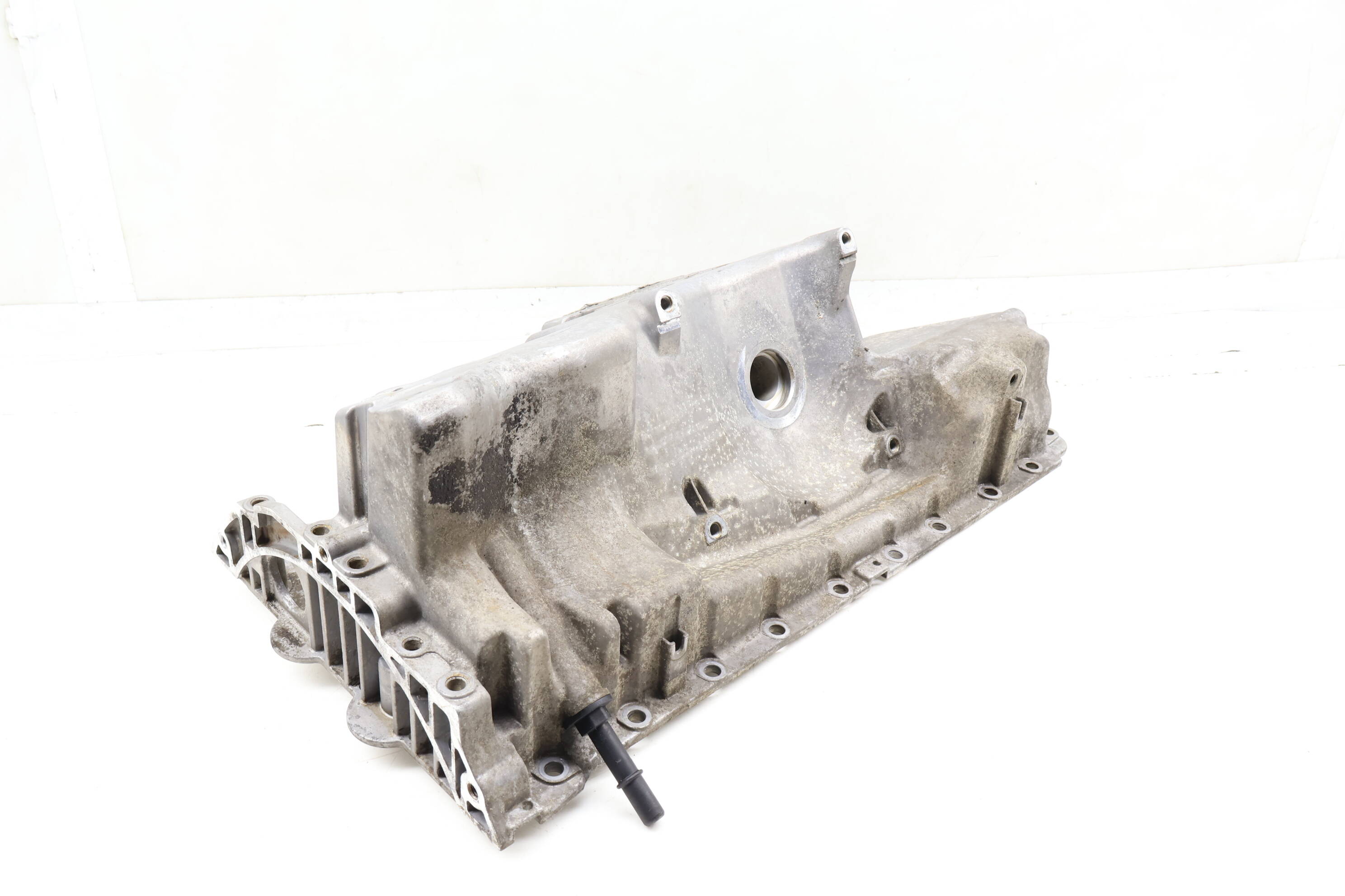 Engine Oil Pan 11137543195