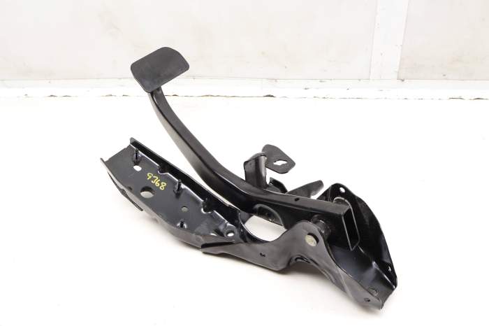 Brake Pedal Assembly LR125752 main product photo