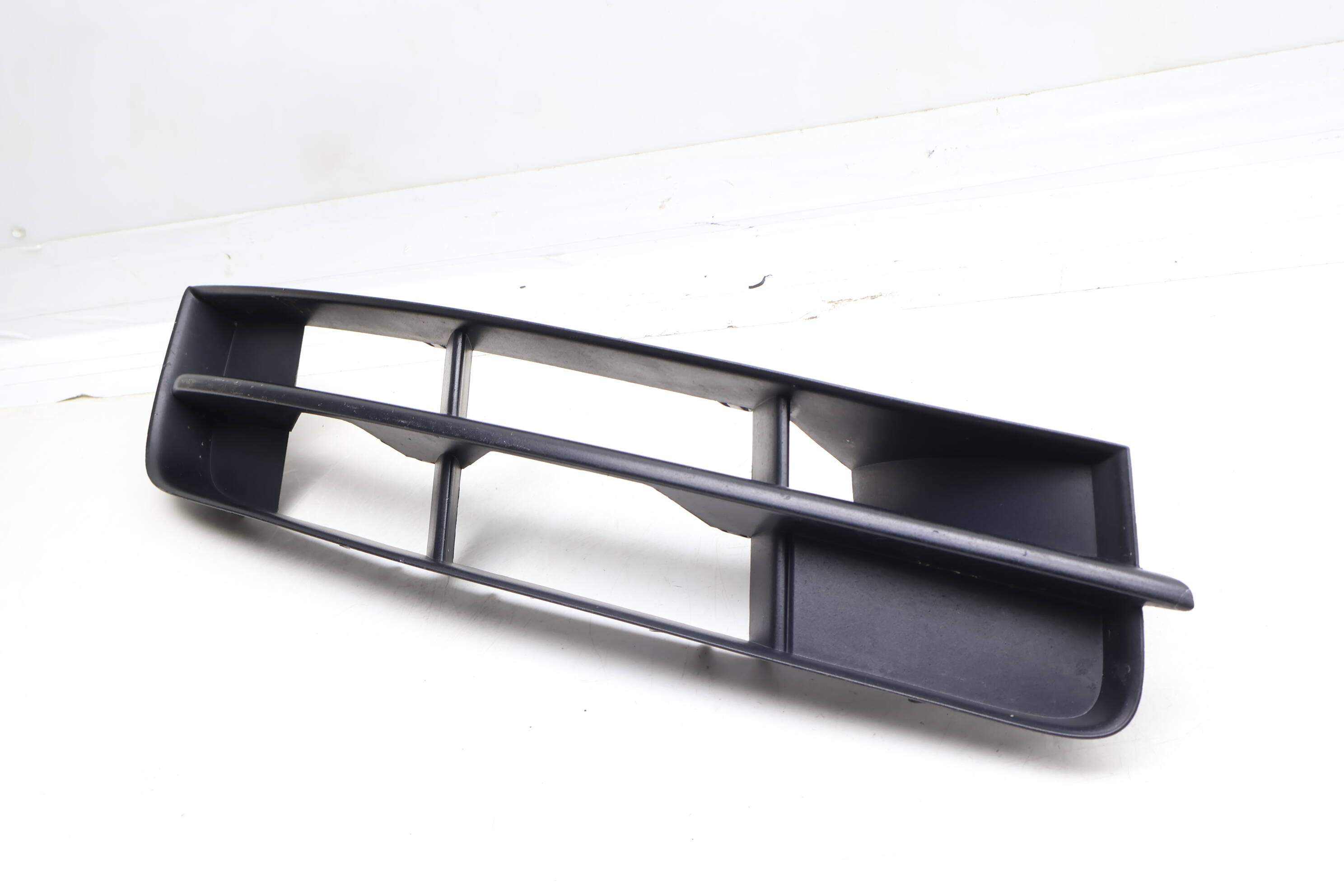 Lower Bumper Grille 4L0807682B