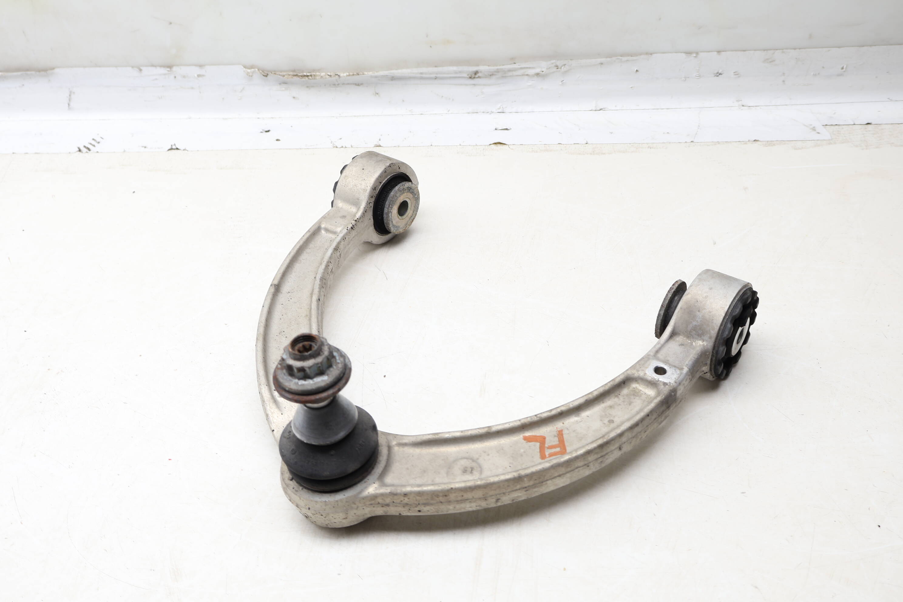 Upper Control Arm 1663301707